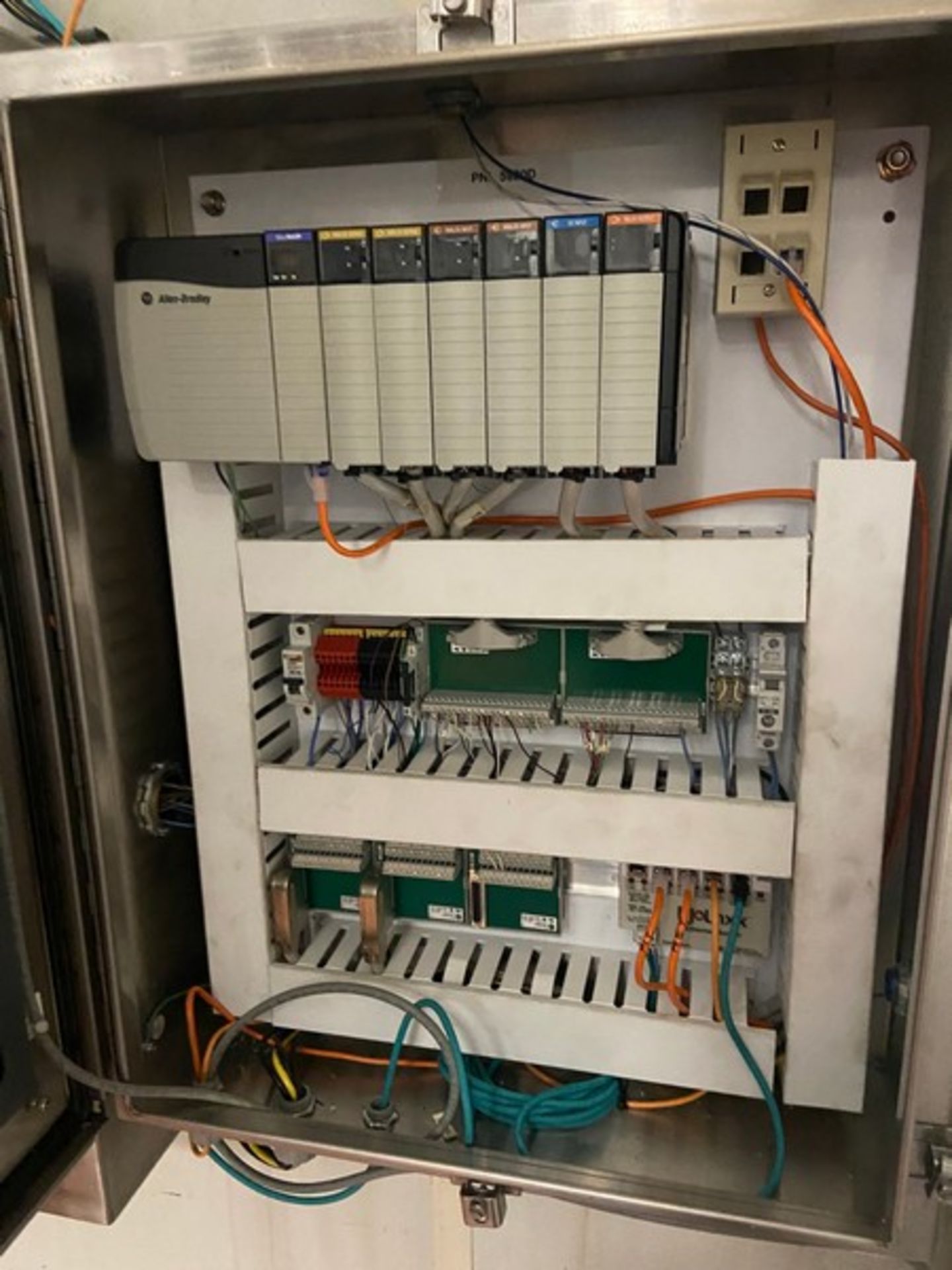 S/S Control Panel, with Allen-Bradley 7-Slot PLC & Other Components, Wall Mounted Panel (NOTE: Works - Bild 3 aus 3