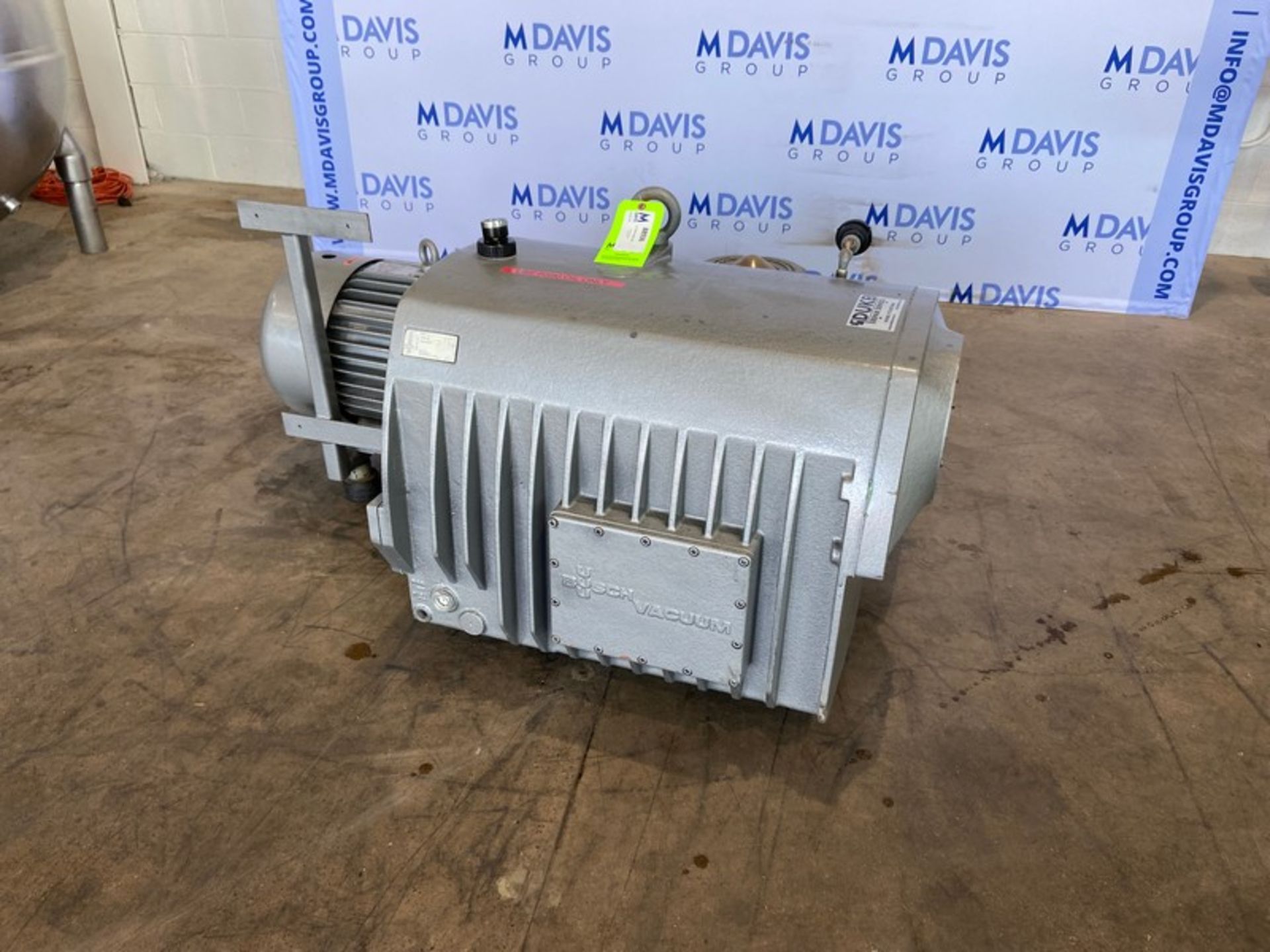 Buusch 20 hp Vacuum Pump,-Type RA0400-B033-1103, S/N C1440, with Toshiba 208-230/460 Volts, 3 Phase, - Bild 2 aus 9