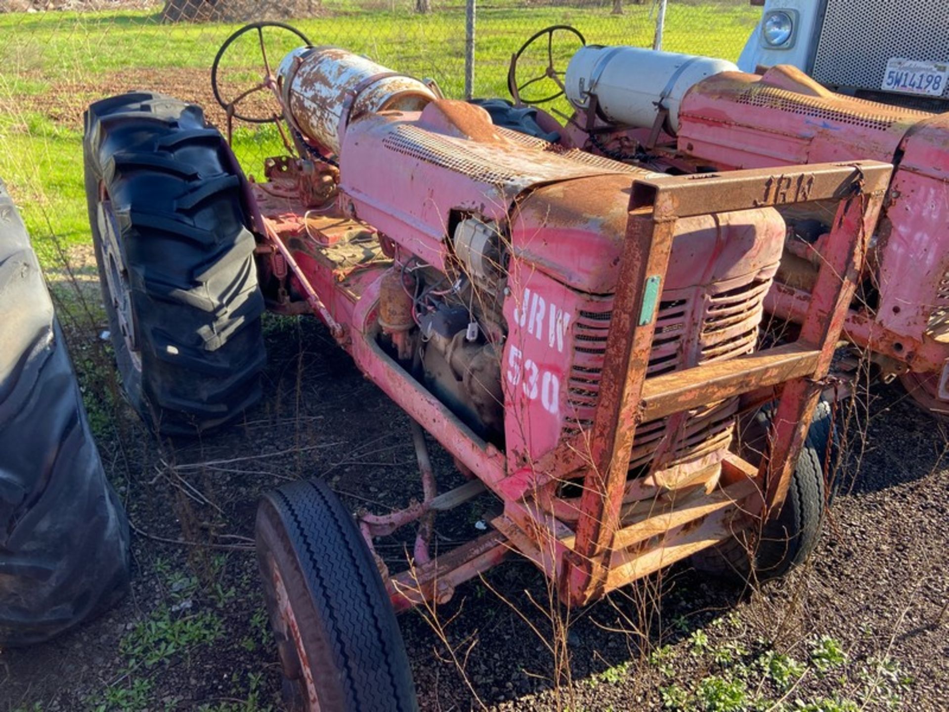 JRW Tractor (Unit 530) (LOCATED IN ATWATER, CA) - Image 2 of 3