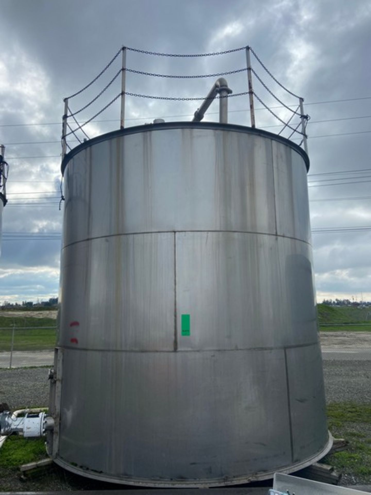 Aprox. 8,500 Gal. Vertical Single Wall Mix Tank, Internal Dims.: Aprox. 12 ft. Tall x 11 ft. Dia. ( - Image 4 of 5