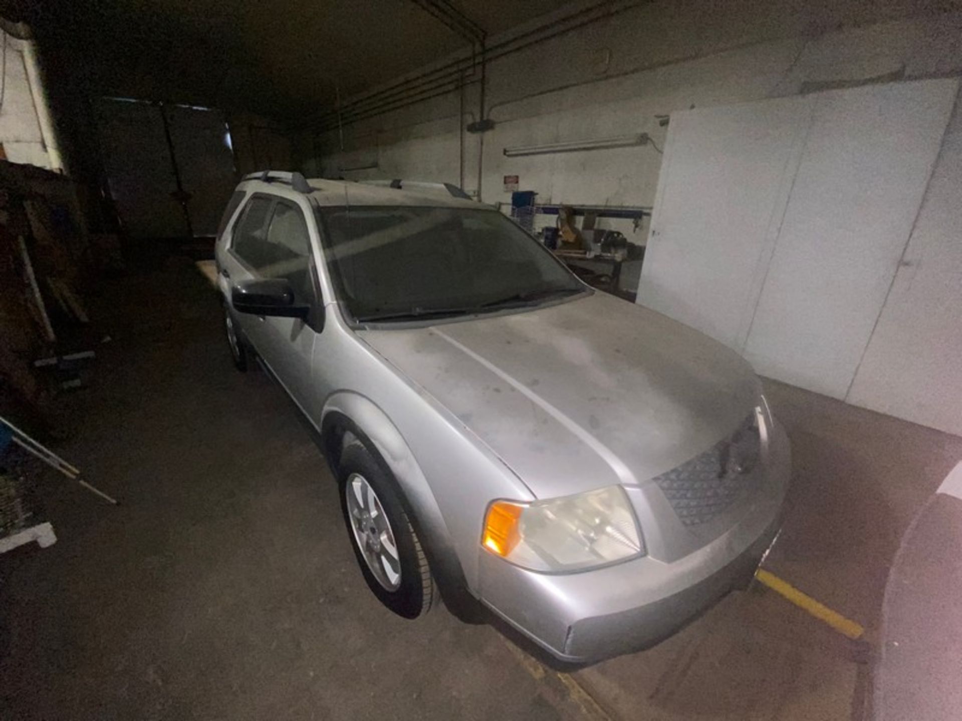 2005 Gray Ford Taurus (LOCATED IN ATWATER, CA) - Image 4 of 9