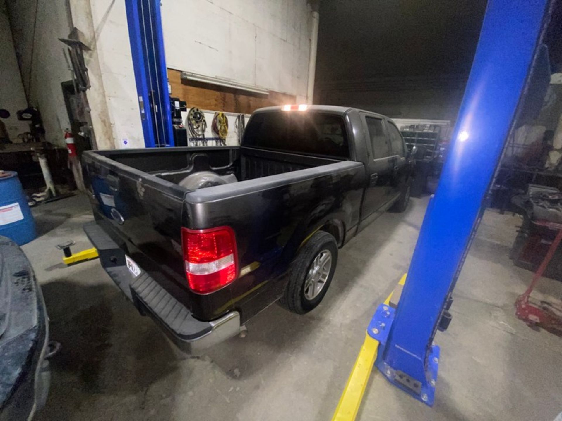 2006 Ford F-150 Dark Blue Pick Up Truck, VIN#: 1FTPW12586KE00221, with Crew Cab, with 145,816.3 - Image 4 of 13