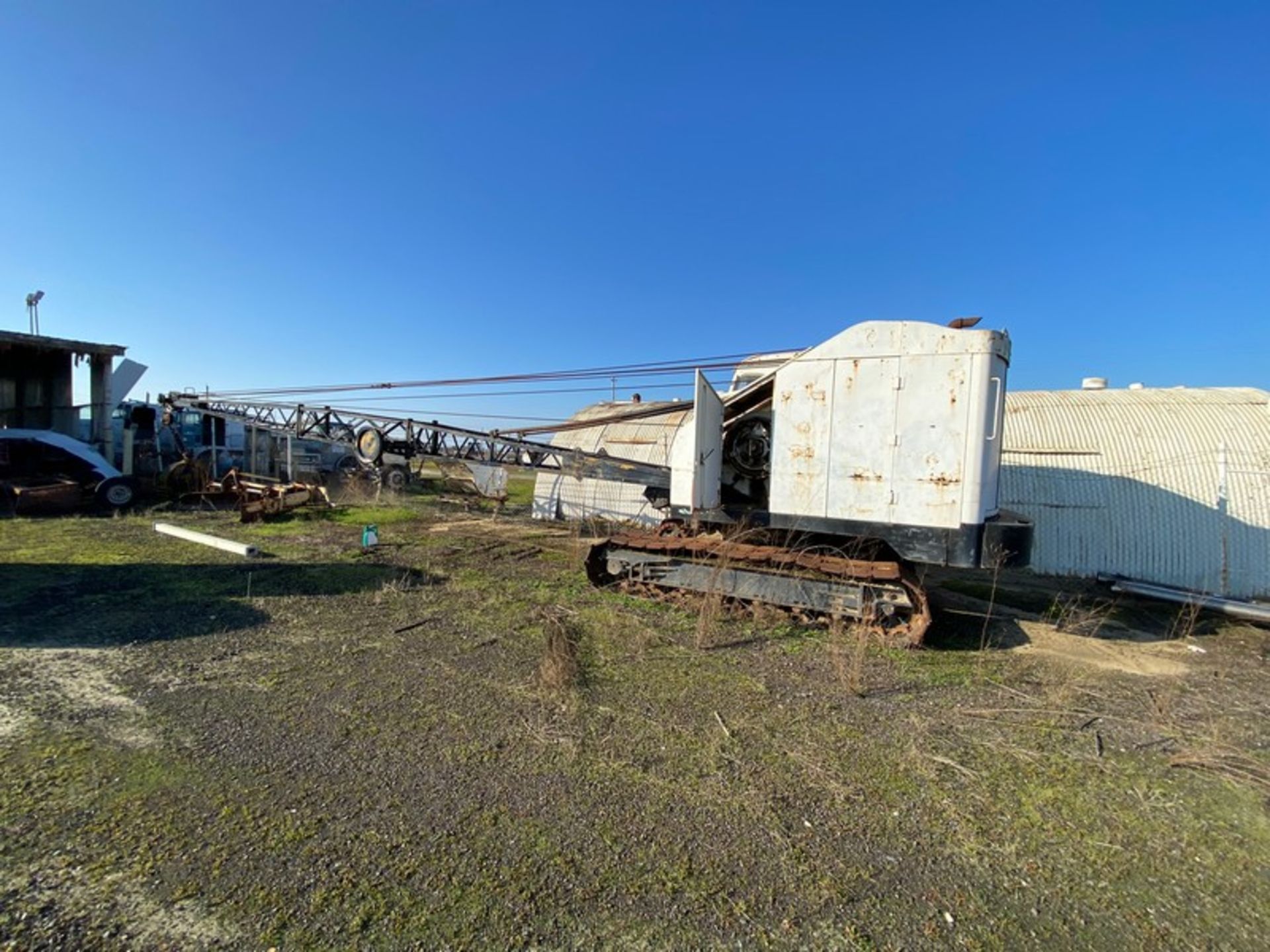 Outdoor Crane with Track Undercarriage (LOCATED IN ATWATER, CA)
