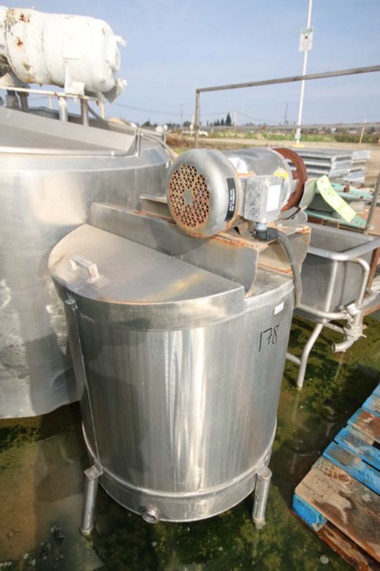 150 Gal. S/S Single Wall Mixing Tank, Tank Dims.: Aprox. 35" Dia. X 36" Tall, with Top Mounted Motor - Image 3 of 3