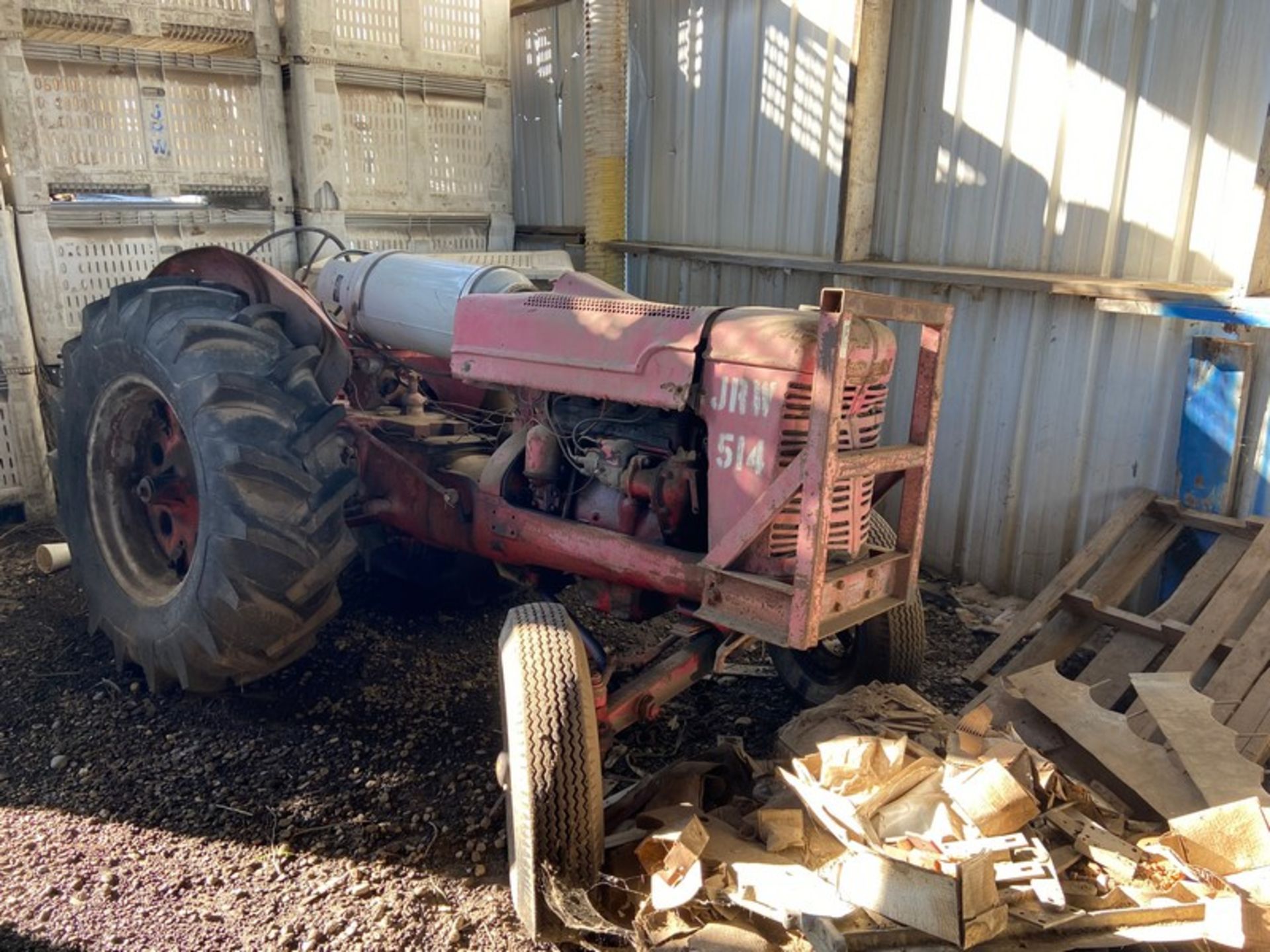JRW Tractor (Unit 514)(LOCATED IN ATWATER, CA)