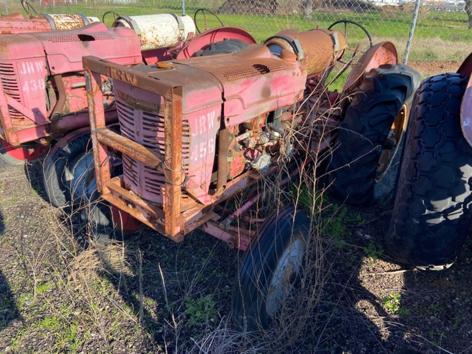 JRW Tractor (Unit 456) (LOCATED IN ATWATER, CA)