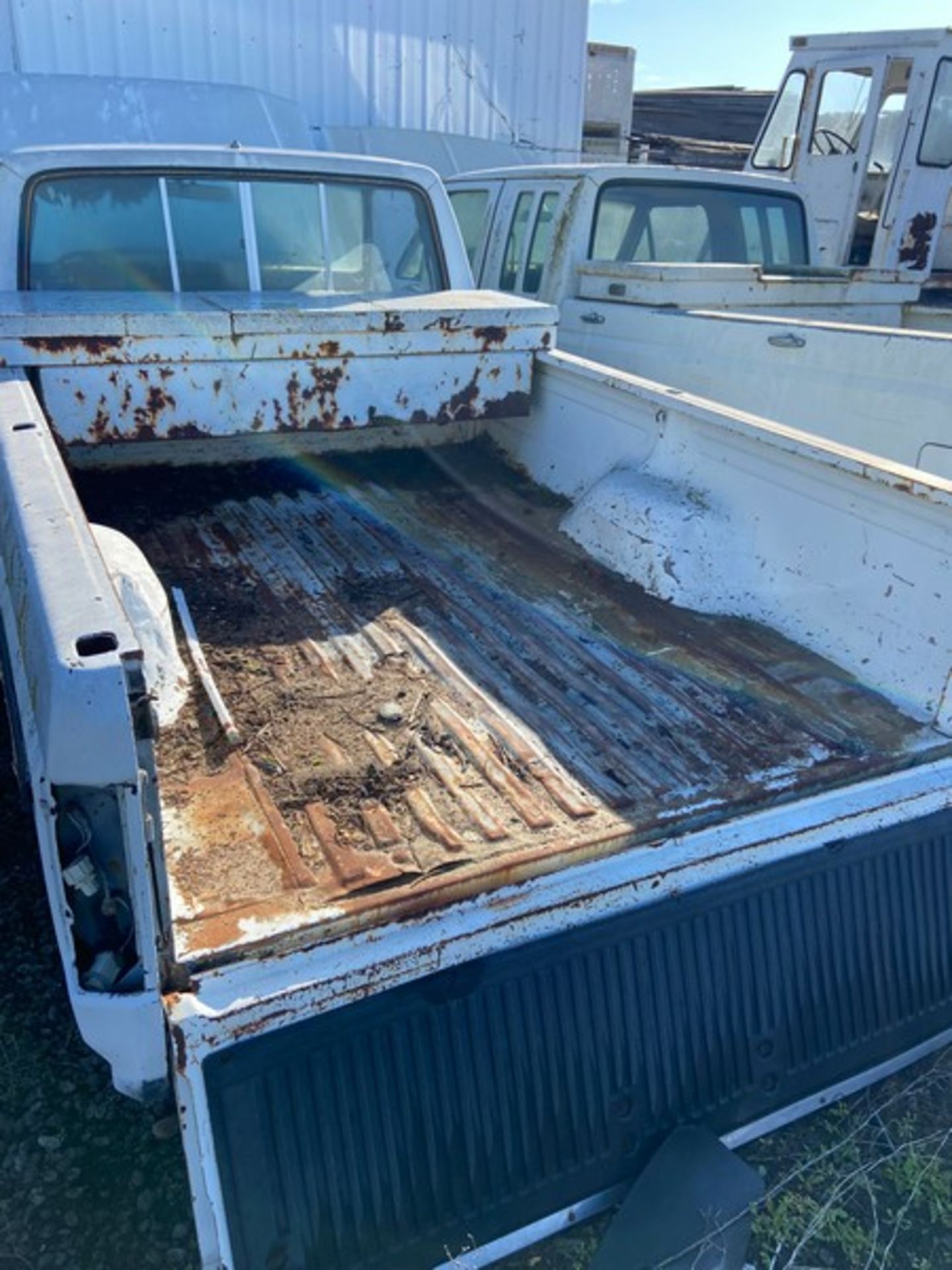 White Pick Up Truck (LOCATED IN ATWATER, CA) - Image 2 of 2