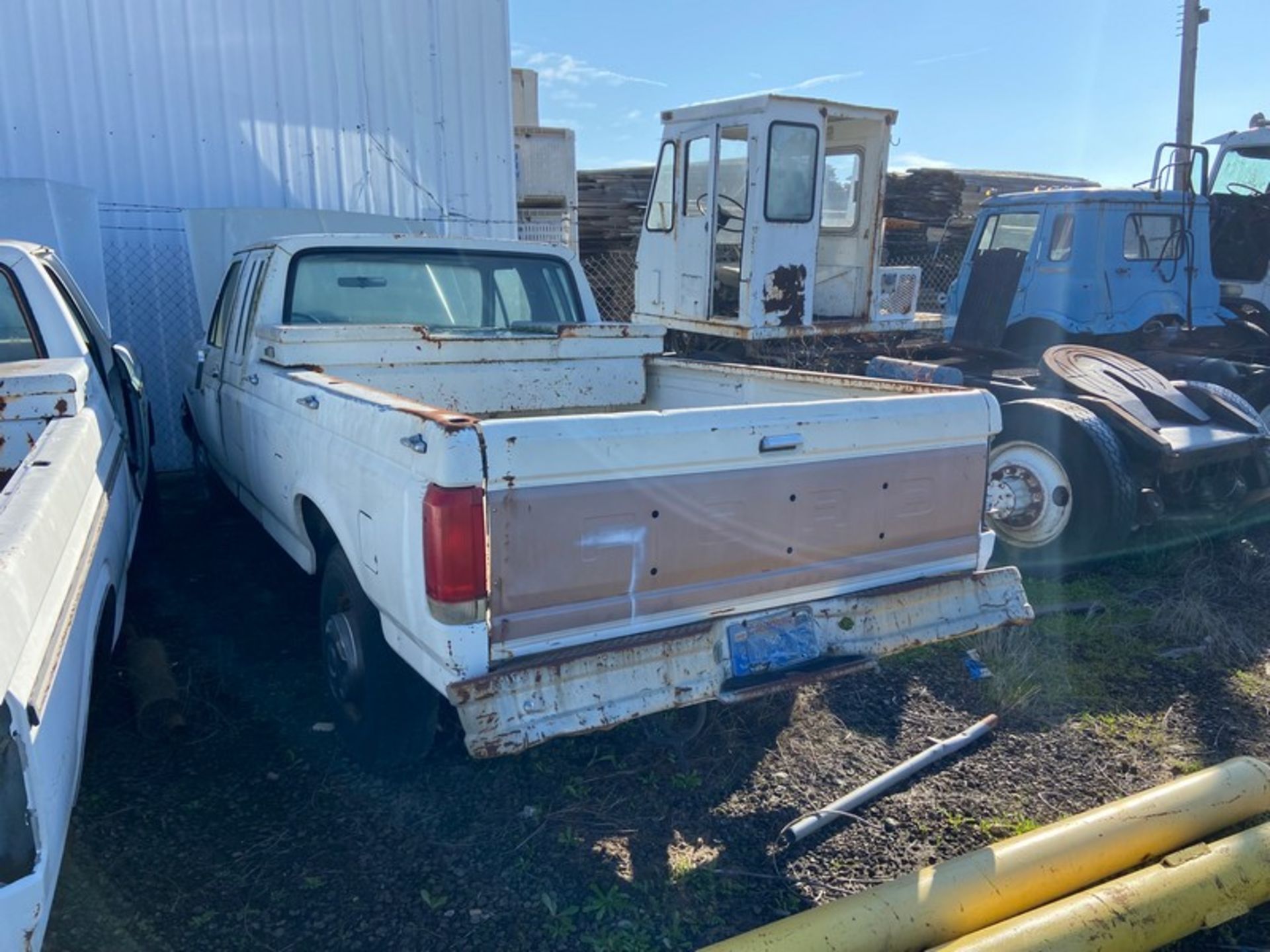 White Pick Up Truck (LOCATED IN ATWATER, CA) - Image 2 of 2