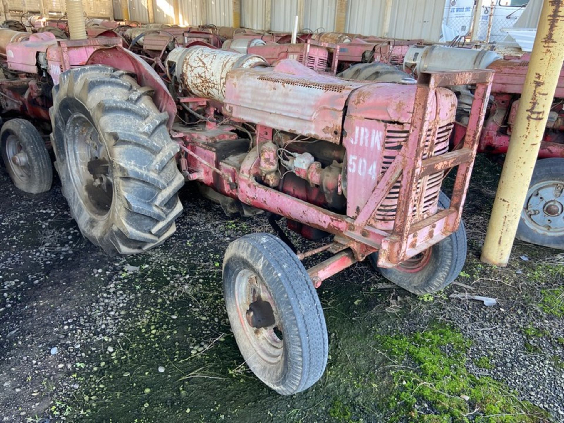 JRW Tractor (Unit 504) (LOCATED IN ATWATER, CA)