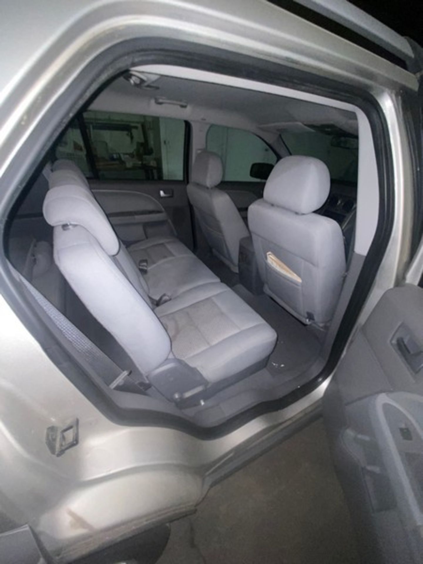 2005 Gray Ford Taurus (LOCATED IN ATWATER, CA) - Image 6 of 9