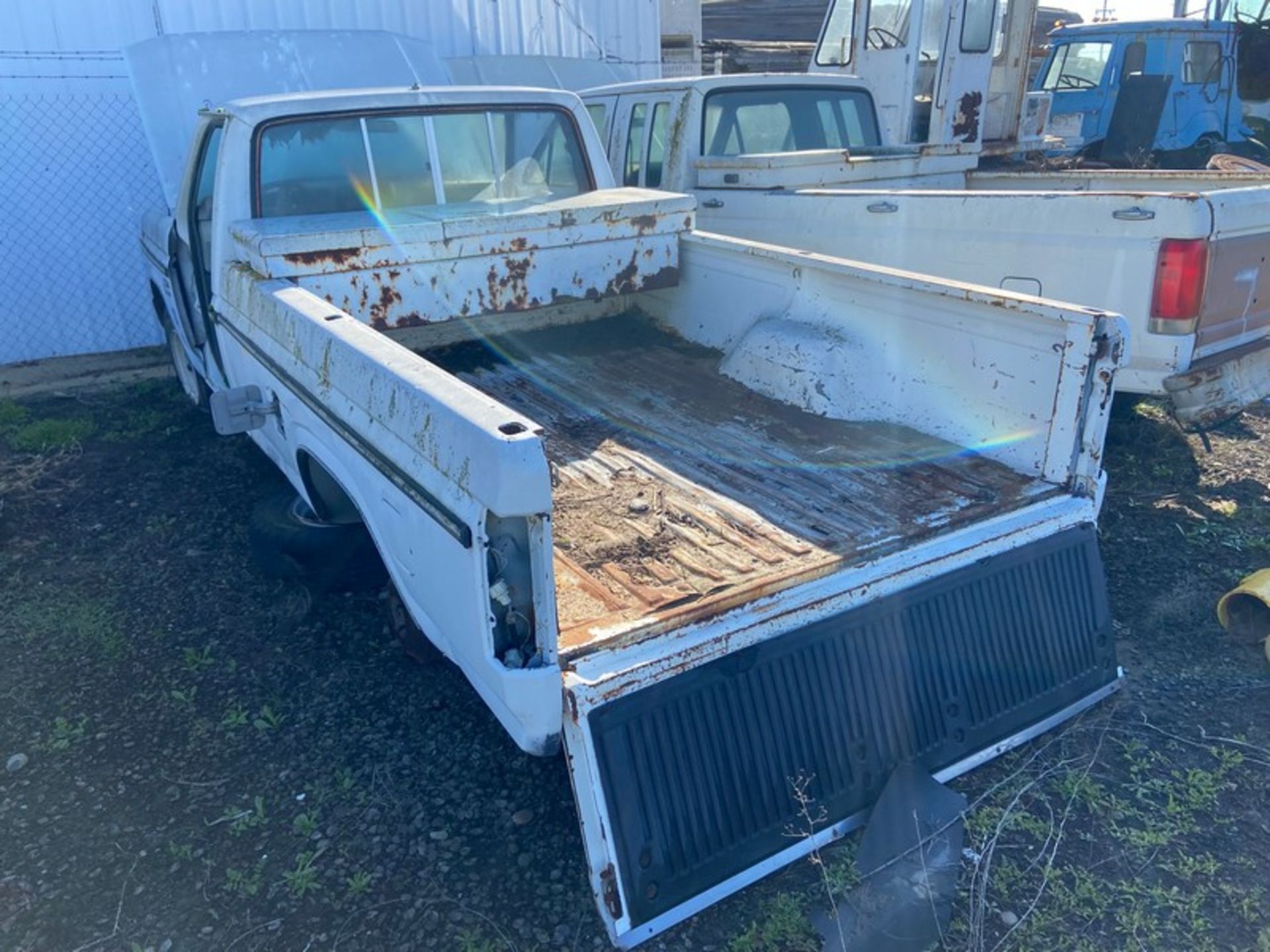 White Pick Up Truck (LOCATED IN ATWATER, CA)