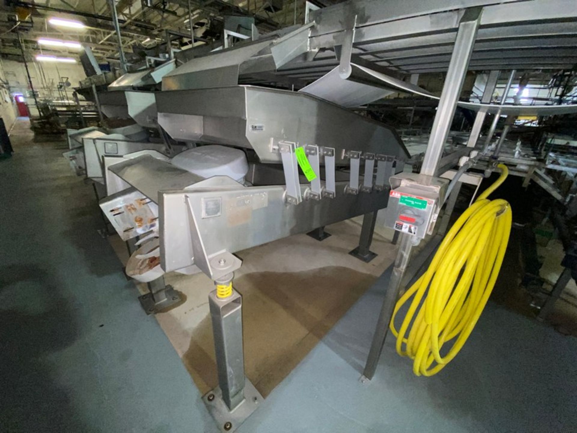 Key S/S Shaker Deck, M/N 433518-7, S/N 05-127700-4, Mounted on S/S Frame (LOCATED IN ATWATER, CA)