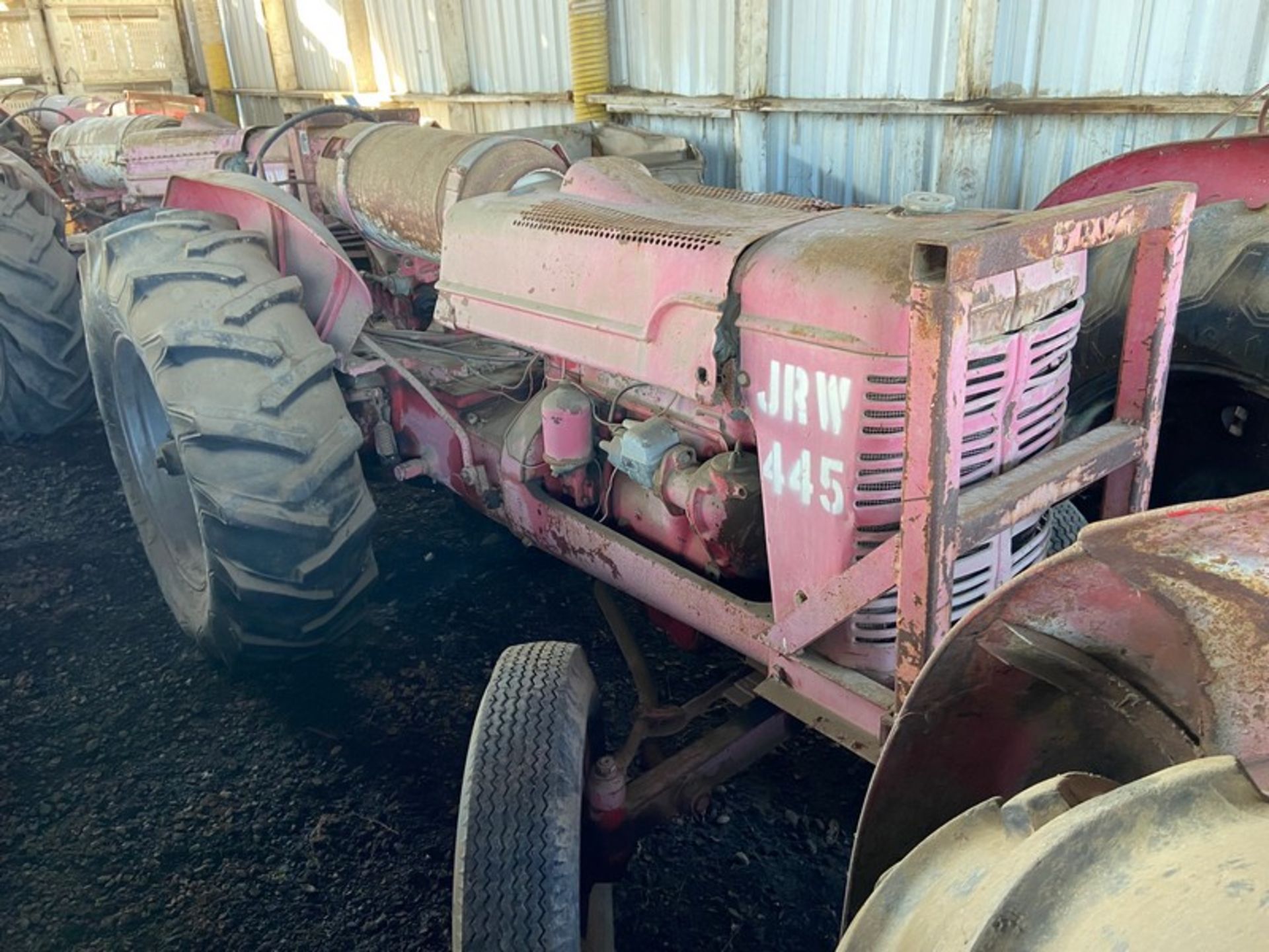 JRW Tractor (Unit 445)(LOCATED IN ATWATER, CA)