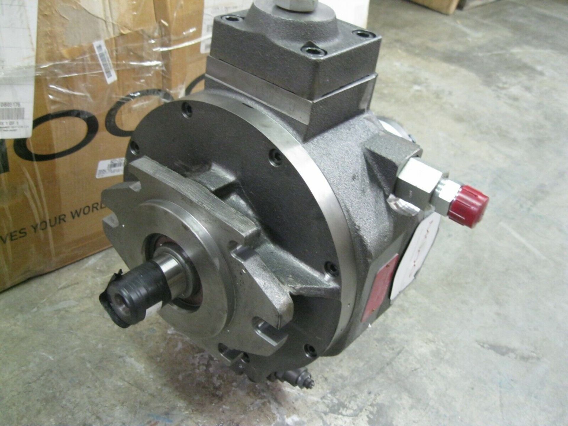 Moog D956-0181/A Type HP-R18C3-RKP Radial Piston Pump NEW (Located Springfield, NH) (Loading Fee $ - Image 2 of 6