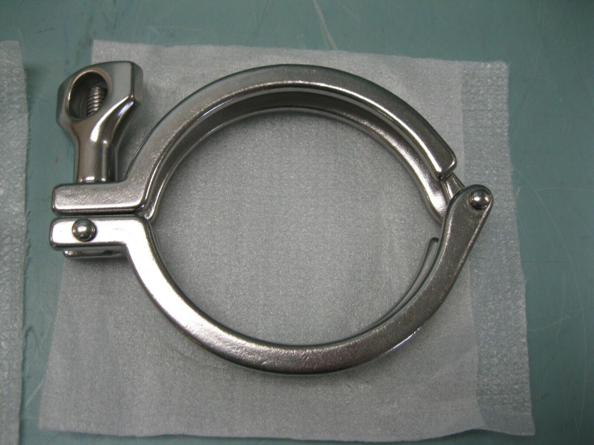 Lot of (100) 3" Sanitary 304 SS Tri-Clamp 13MHH NEW (Located Springfield, NH) (Loading Fee $25)