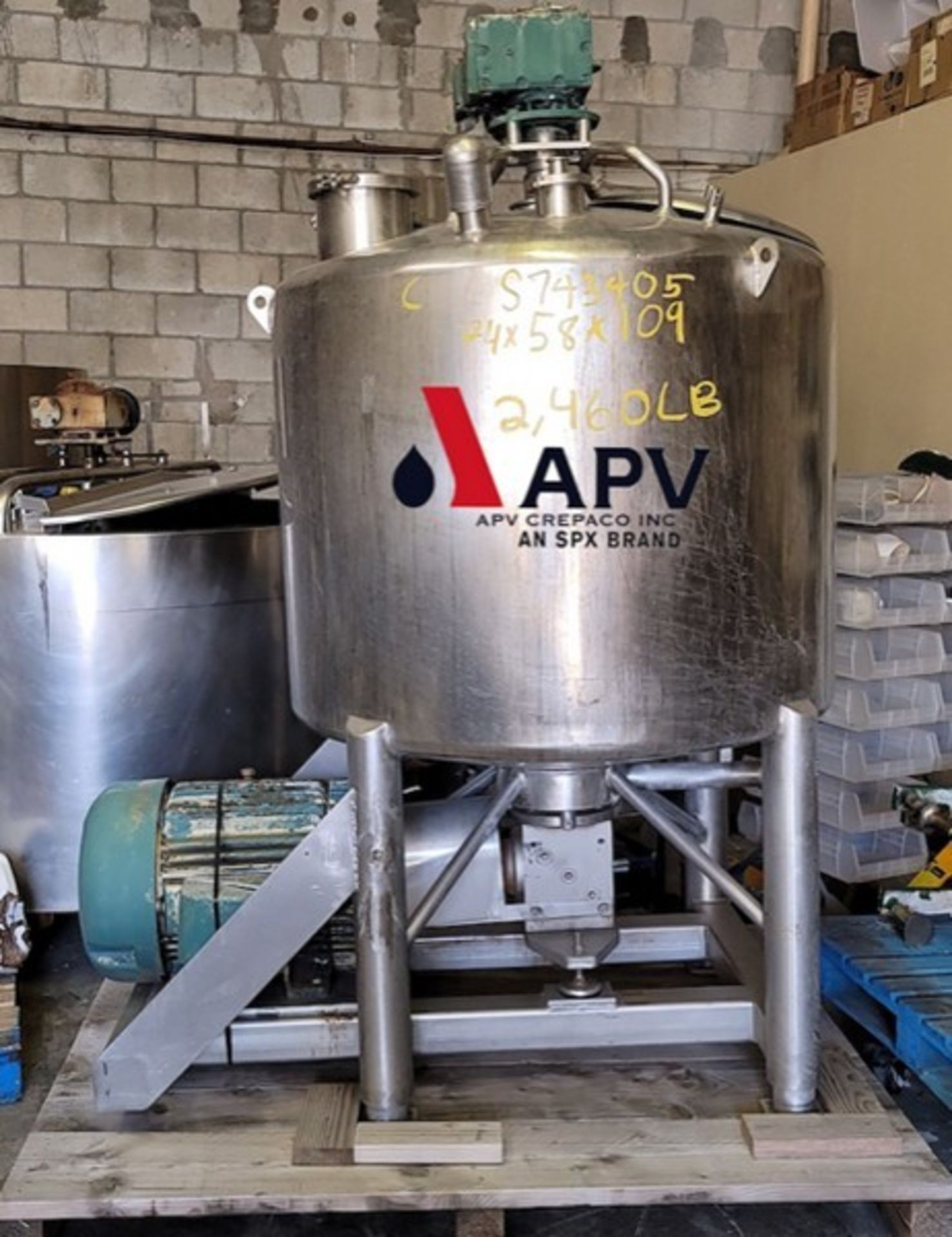 APV 300 Gal. Round S/S Likwifier, S/N K-0354 with Scrape Surface Mixing, Measuring Aprox. 48" Dia. X