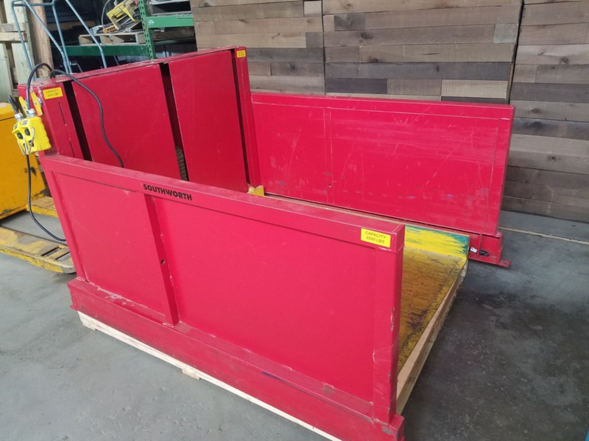 Southworth 2,500 lb. Pallet Lift, Volt 115 (Located Fort Worth, TX) (Loading Fee $100) - Image 3 of 4