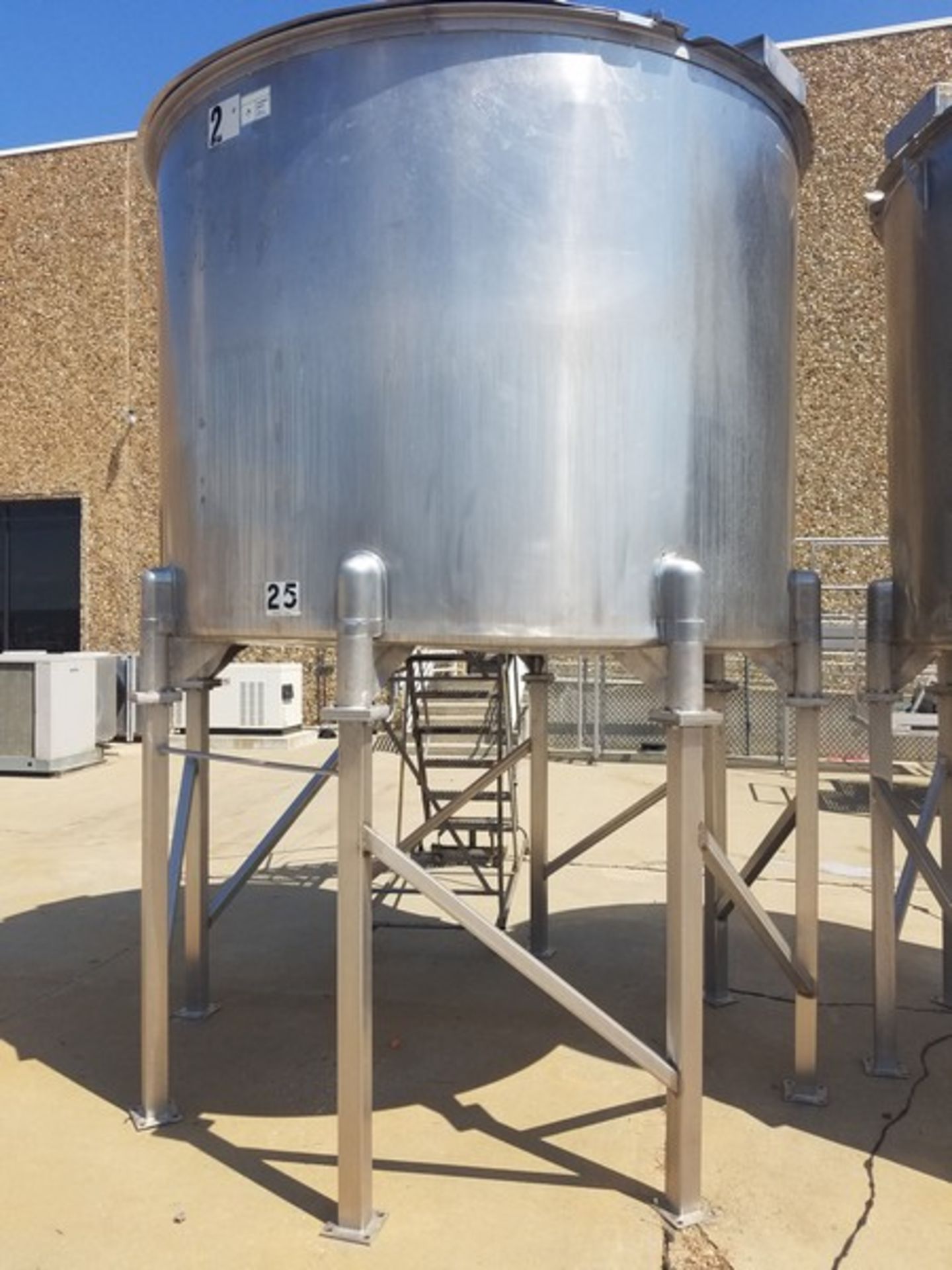 Aprox. 2,083 Gal. S/S Mixing Tank, Tank Size 96" W x 72" H, Legs 64" H (Located Fort Worth, TX) (