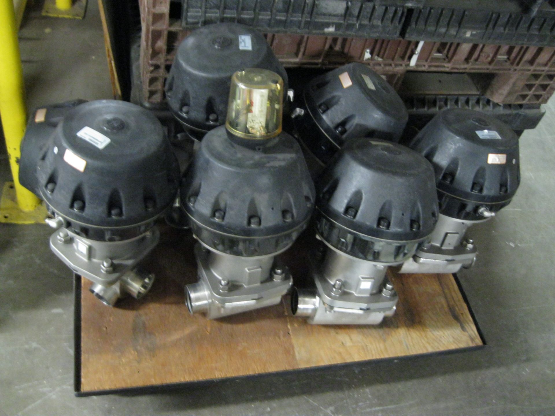 Lot of (12) Gemu Diaphragms Valves (Located Springfield, NH) (Loading Fee $50) (NOTE: Packing and