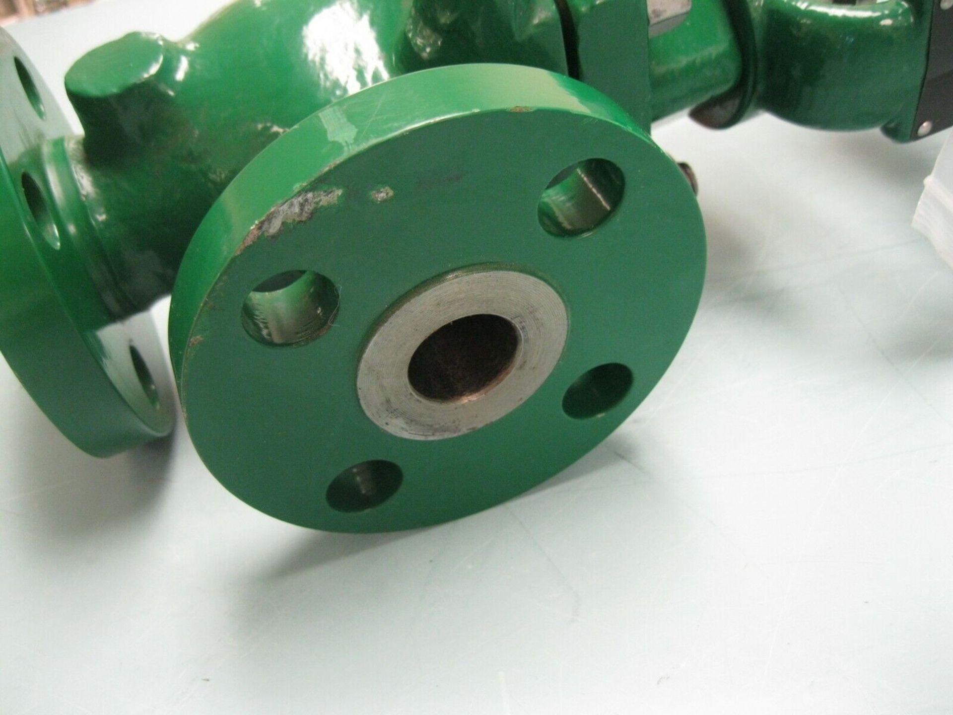 1" 300# Fisher Controls EAS Angle Control Valve STL NEW (Located Springfield, NH) (Loading Fee $25) - Image 2 of 6