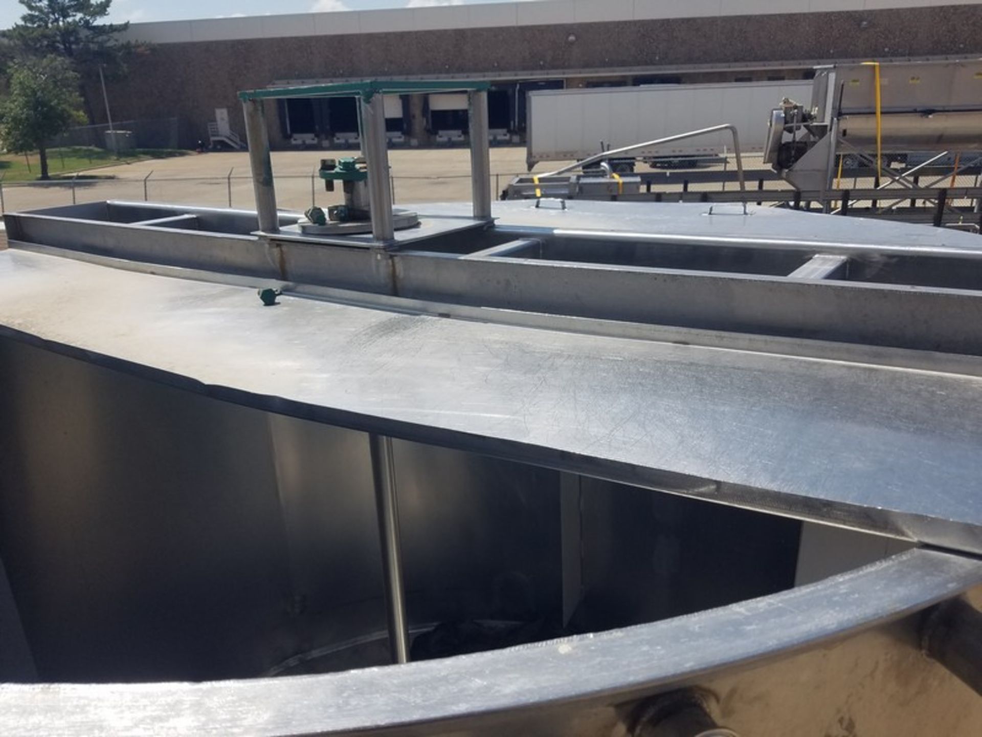 Aprox. 2,083 Gal. S/S Mixing Tank, Tank Size 96" W x 72" H, Legs 64" H (Located Fort Worth, TX) ( - Image 4 of 5