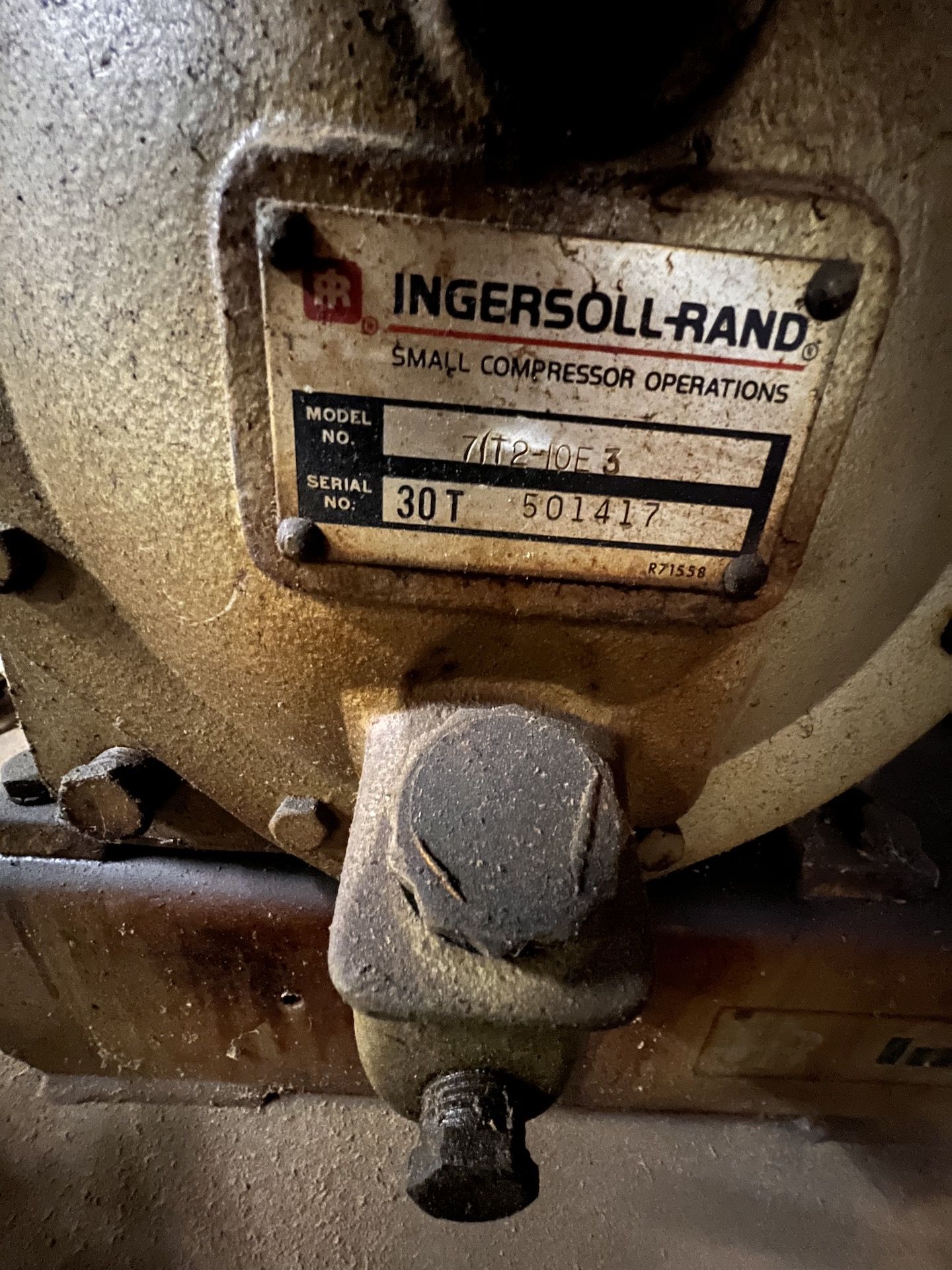 INGERSOL RAND RECIPROCATING AIR COMPRESSOR, MODEL 71T2-10E3, S/N 30T 501417, 10 HP, 1760 RPM - Image 4 of 5