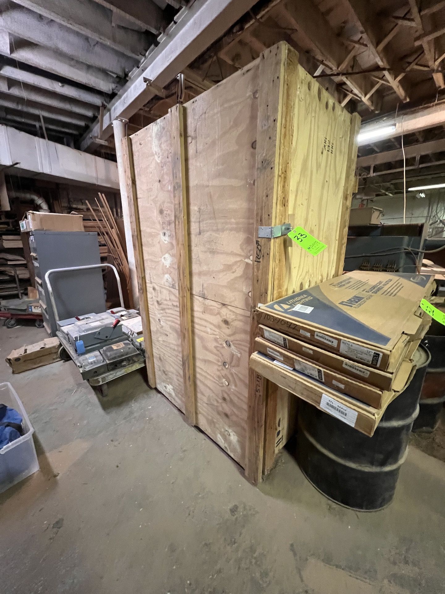 WOOD CRATE WITH CONTENTS - Image 18 of 18