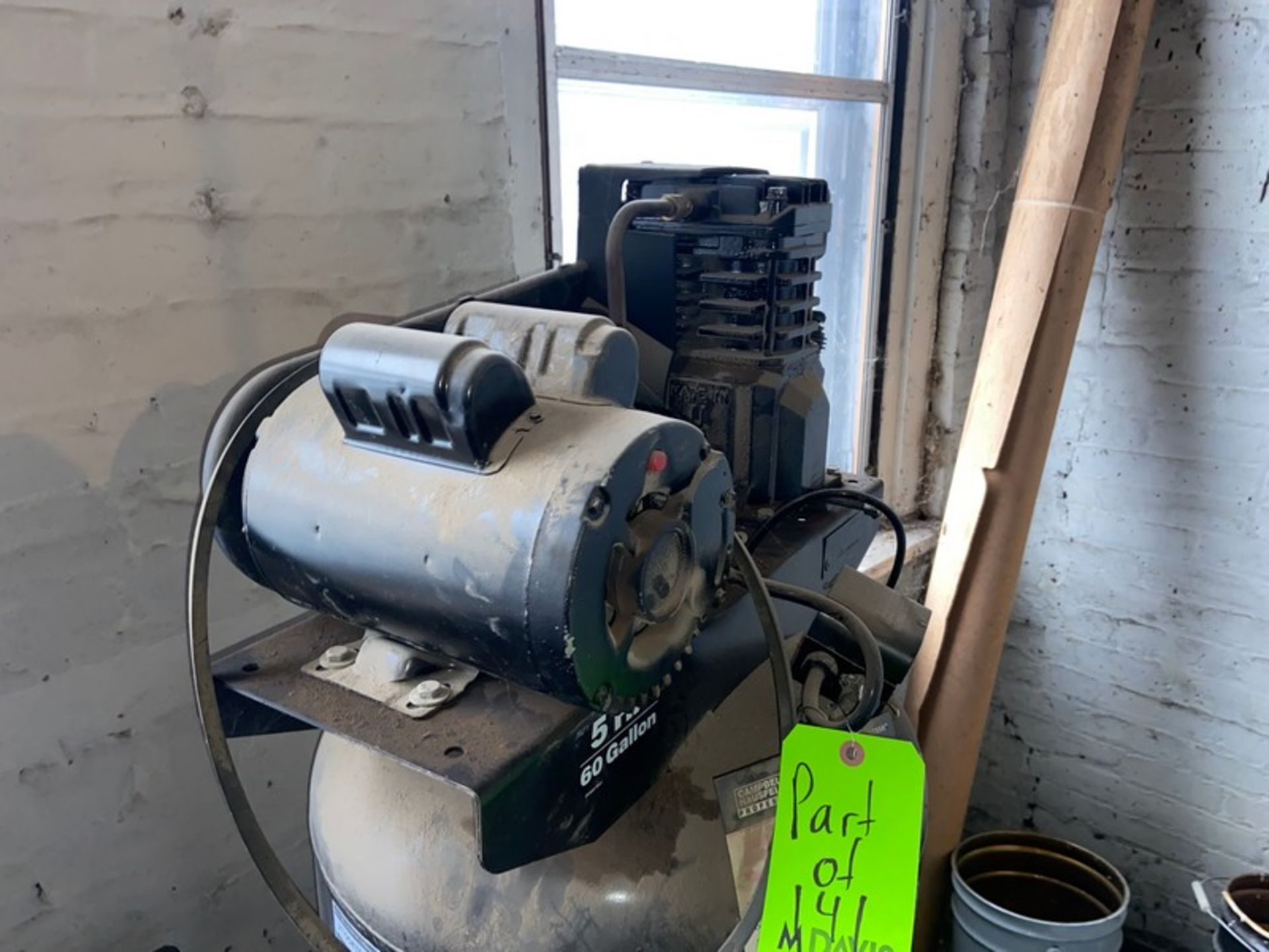 1-5 hp/60 Gallon Air Compressor, & 1-5 hp/60 Gallon Air Compressor, Not Currently Operational (LOC - Bild 3 aus 6