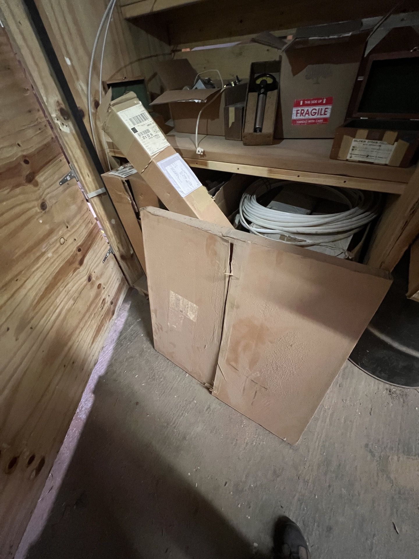 WOOD CRATE WITH CONTENTS - Bild 2 aus 18