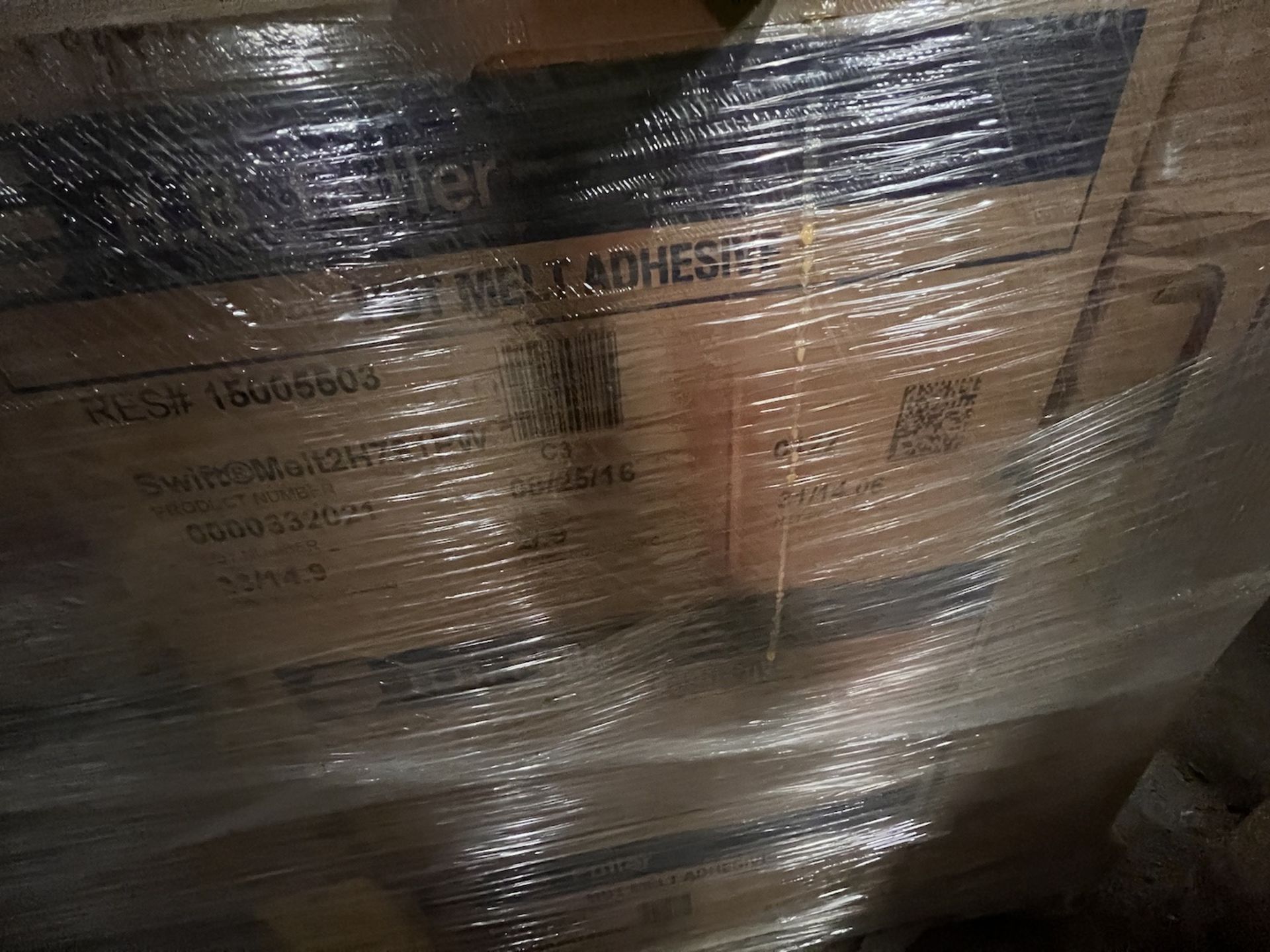 PALLET OF (26) BOXES OF H.B. FULLER HOT MELT GLUE ADHESIVE - Bild 3 aus 6