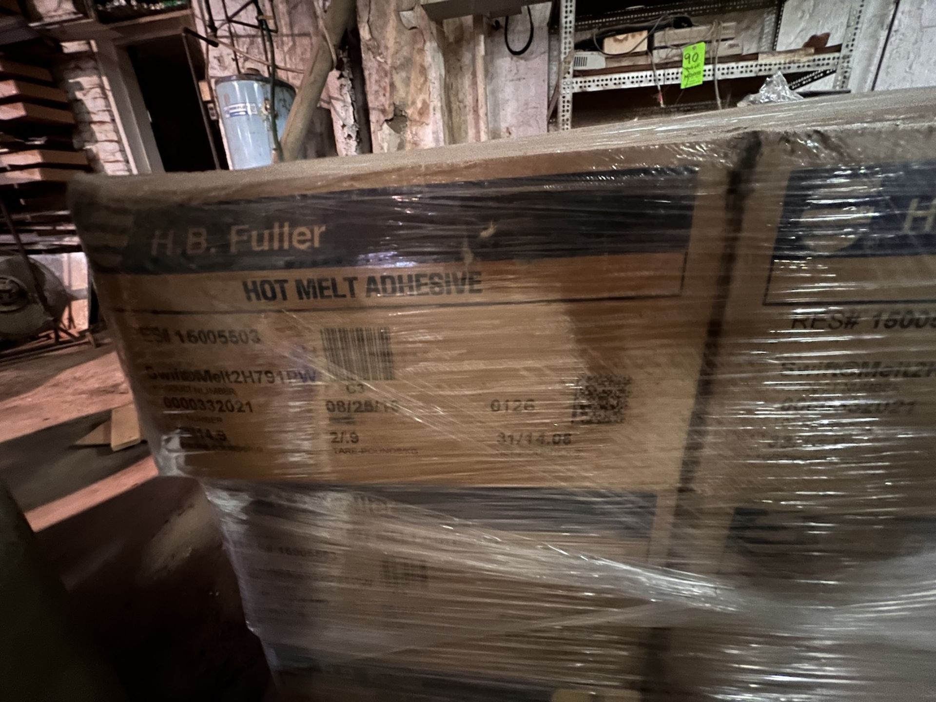 PALLET OF (26) BOXES OF H.B. FULLER HOT MELT GLUE ADHESIVE - Bild 5 aus 6