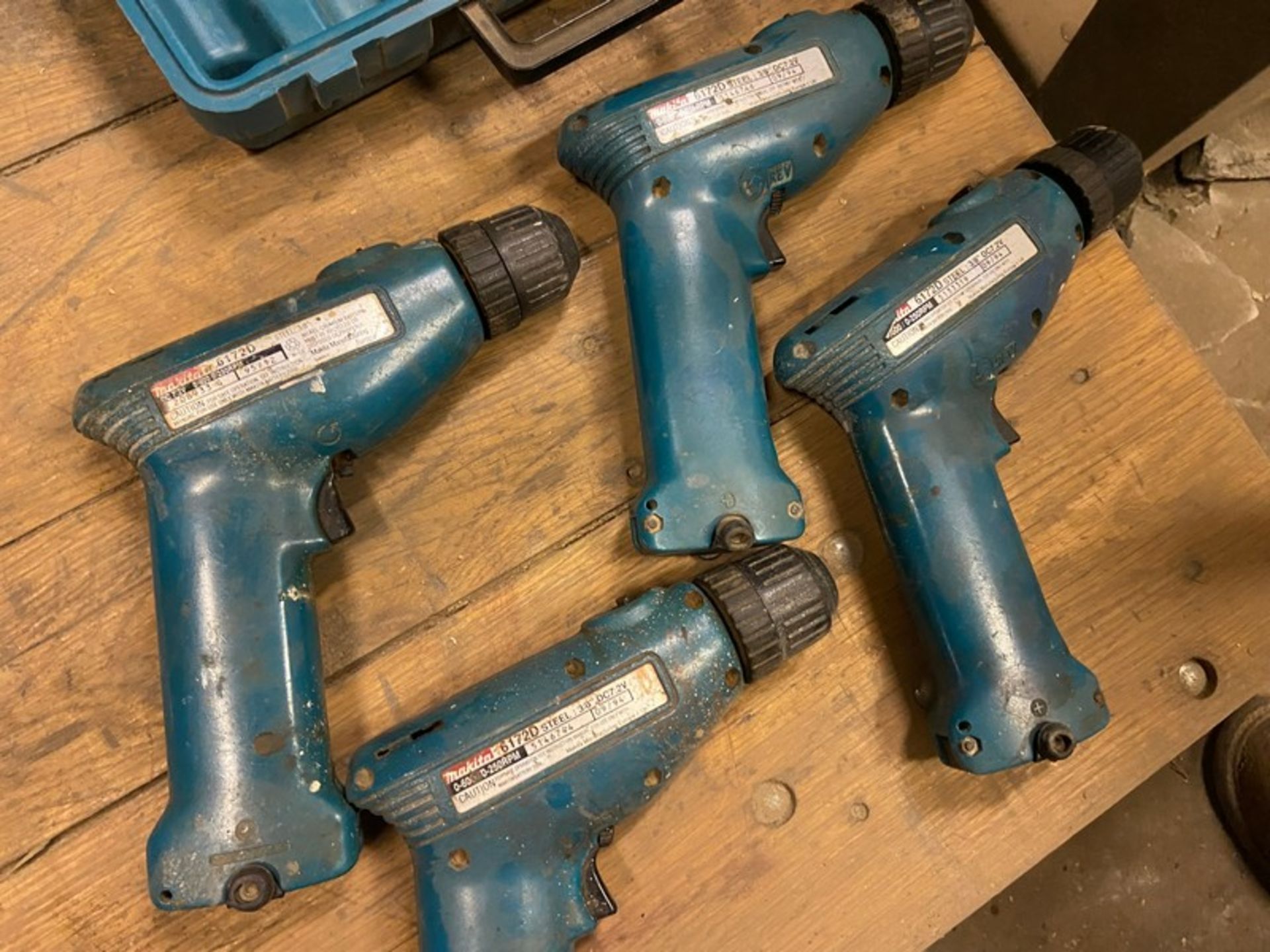 Lot of Assorted Makita Drills with Hard Cases, with Batteries & Chargers (LOCATED IN PITTSBURGH, PA) - Bild 7 aus 10