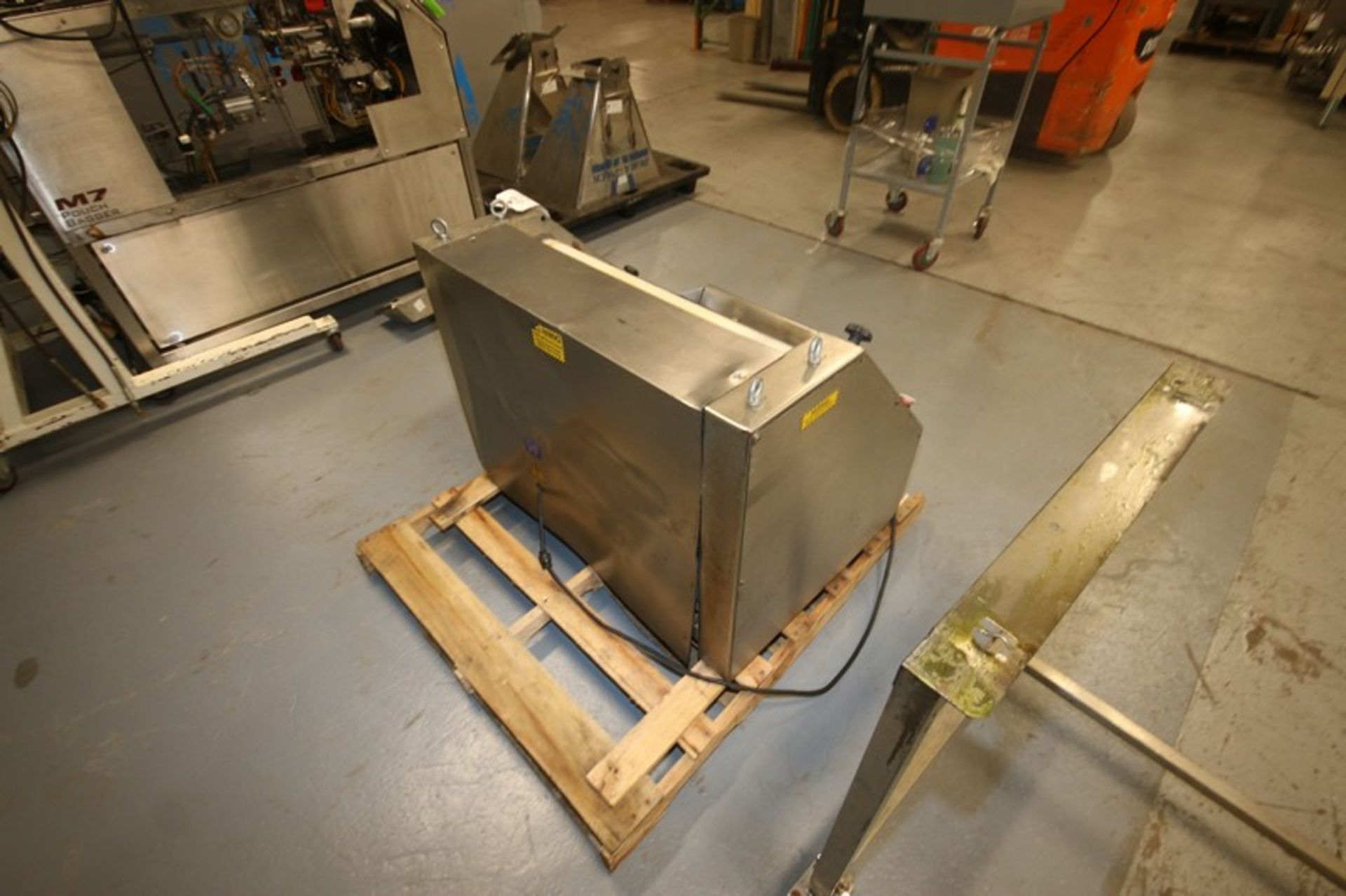 ABS Baguette Molder, M/N SM380, S/N 509018, 220 Volts, 3 Phase, with Portable S/S Stand (INV# - Image 4 of 6