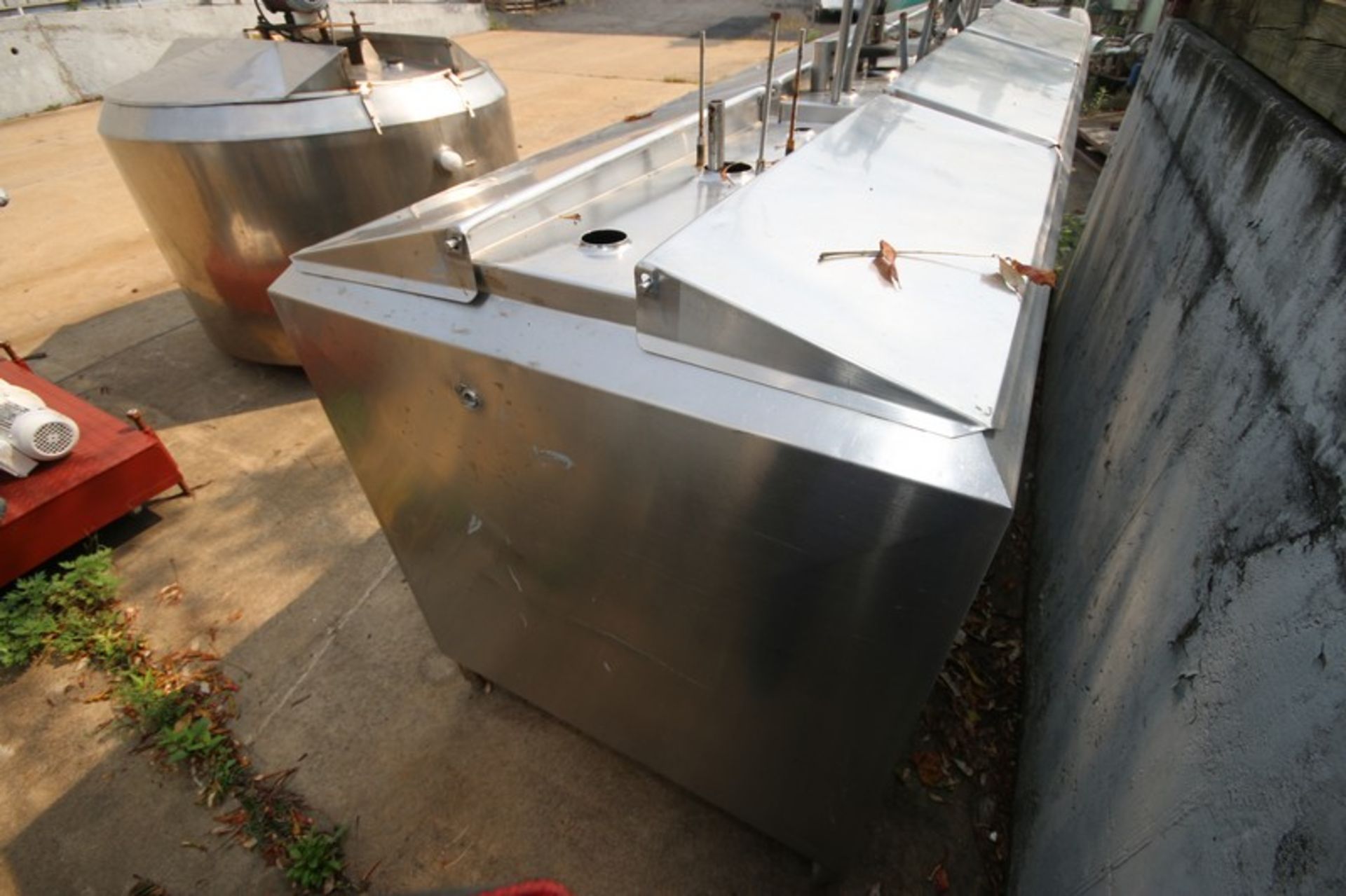 3 Compartment @ Aprox. 50 Gallon, S/S Insulated Flavor Tank, with Lids, Includes Agitator Shafts, - Image 4 of 8
