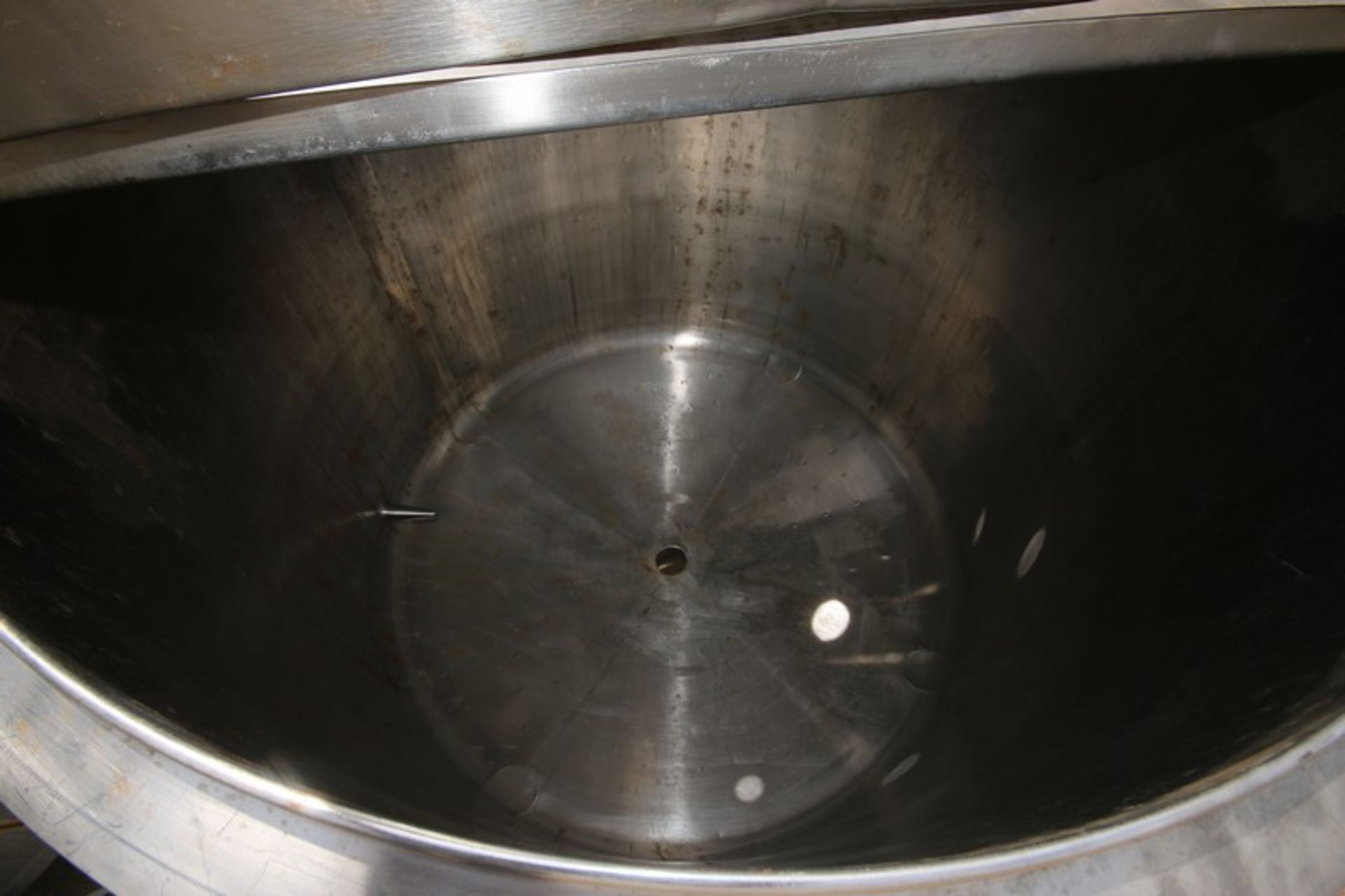 DCI 300 Gallon Hinged Lid, S/S Processor, with 3hp 1740 rpm Vertical Agitator Drive Motor, SN 93F- - Image 2 of 9