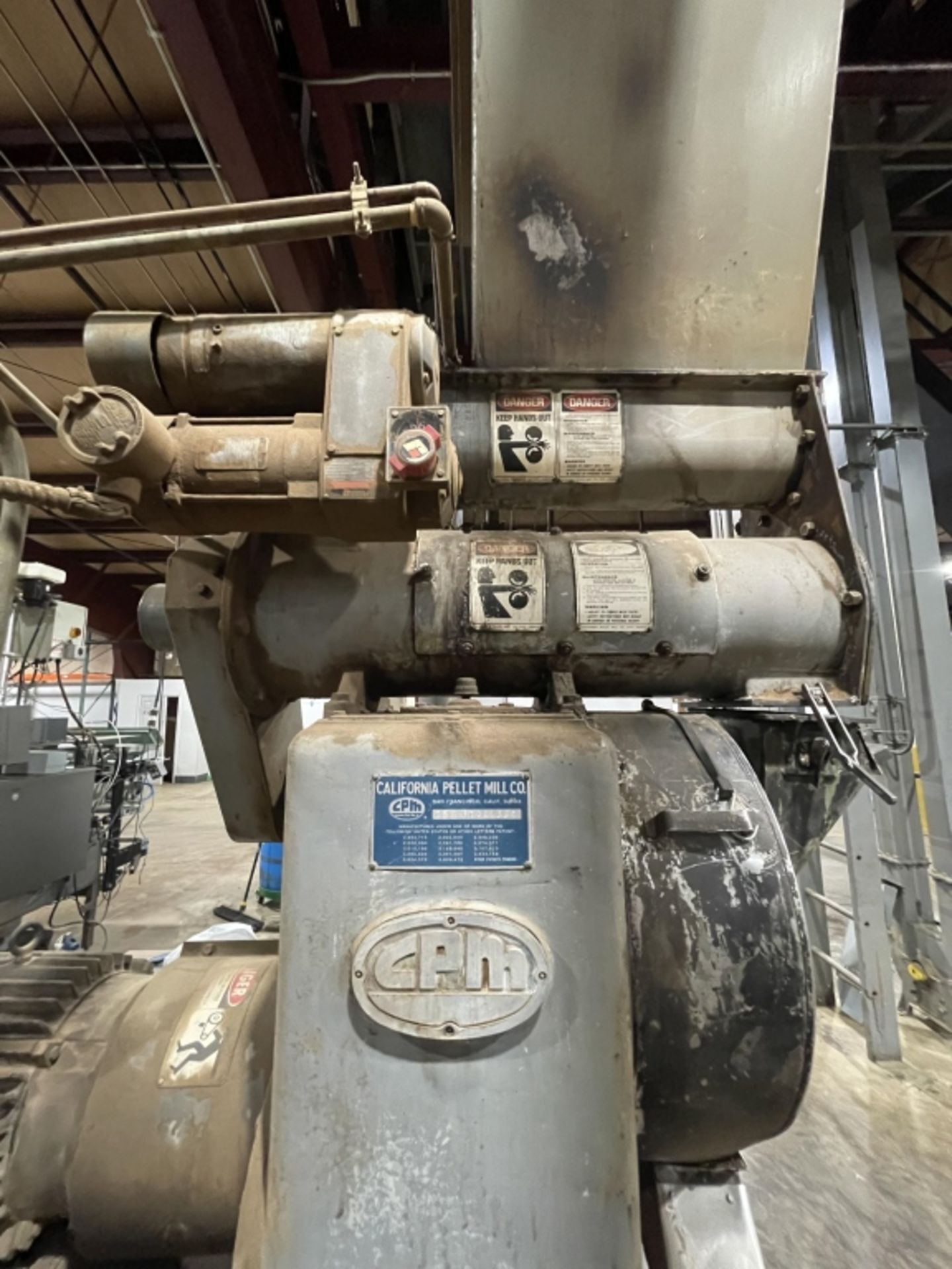 CALIFORNIA PELLET MILL, MODEL 25 M FR 382555, VERTICAL SPINDLE RECIPROCATING PELLET MILL, POWERED - Image 6 of 12