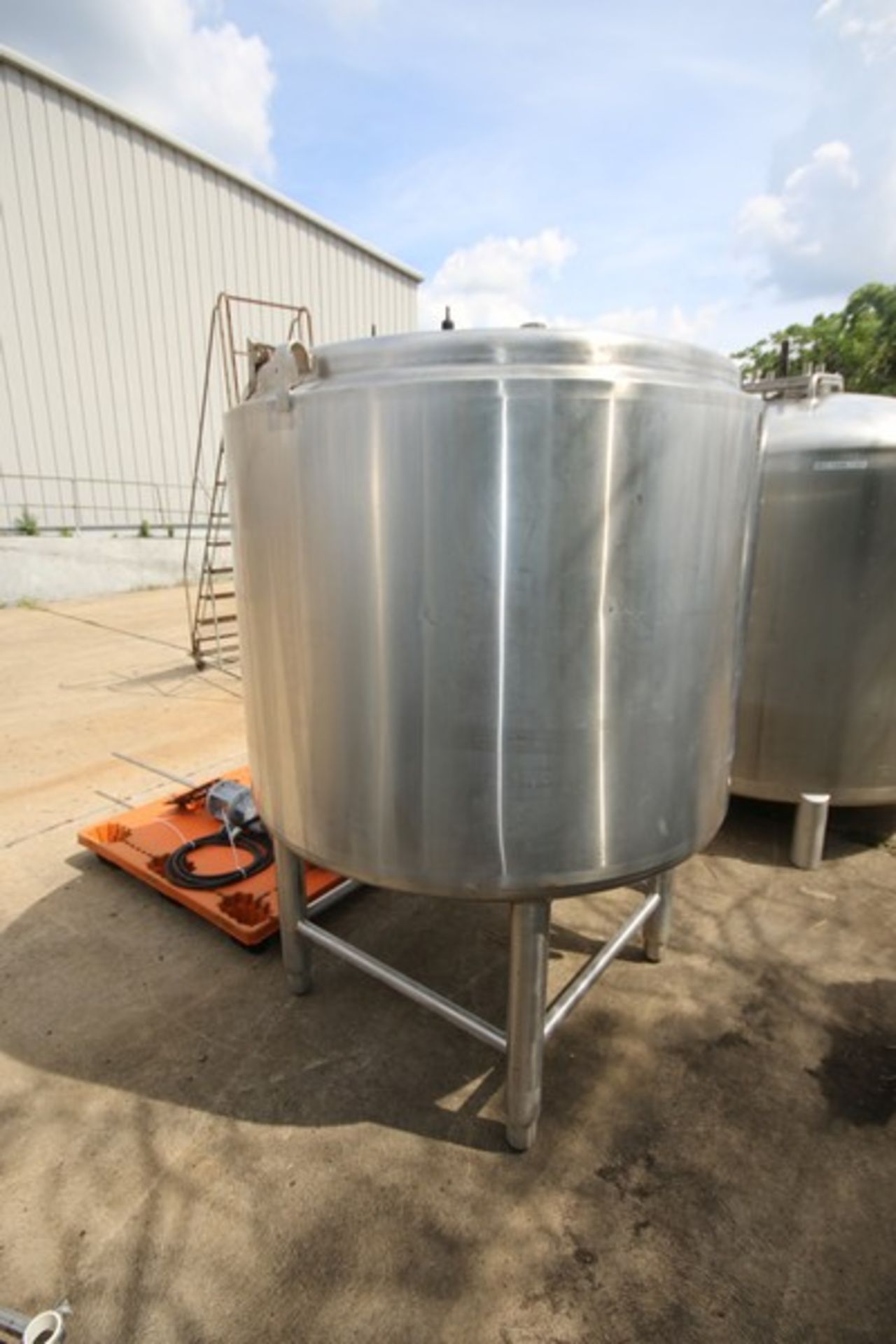 DCI 300 Gallon Hinged Lid, S/S Processor, with 3hp 1740 rpm Vertical Agitator Drive Motor, SN 93F- - Image 6 of 9