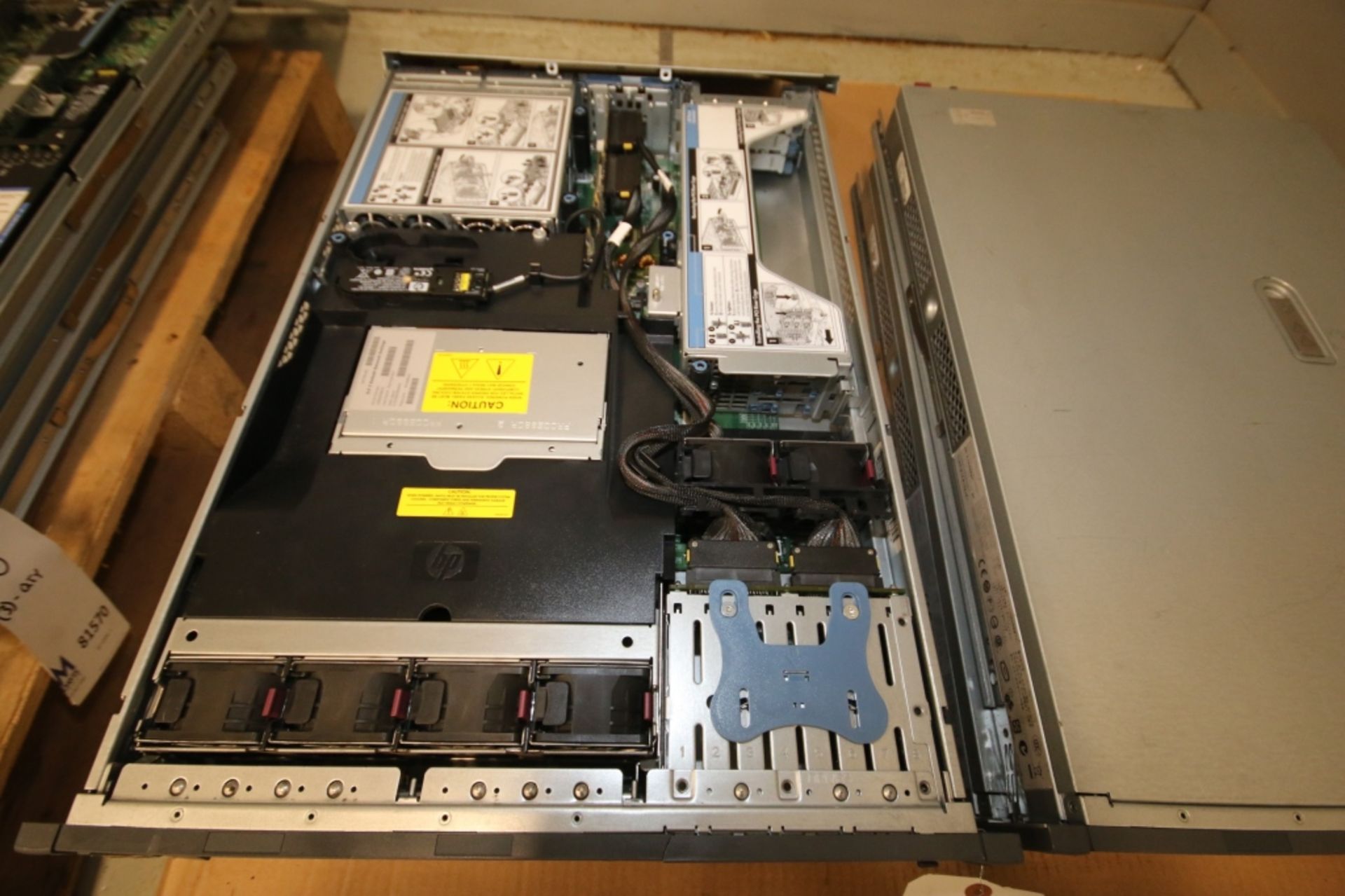 Lot of (2) AVAYA / HP Server Rack Units, Type DL385R02 SP MODO US SVR, S/N L67500G8VXS02B and S/N - Image 2 of 4