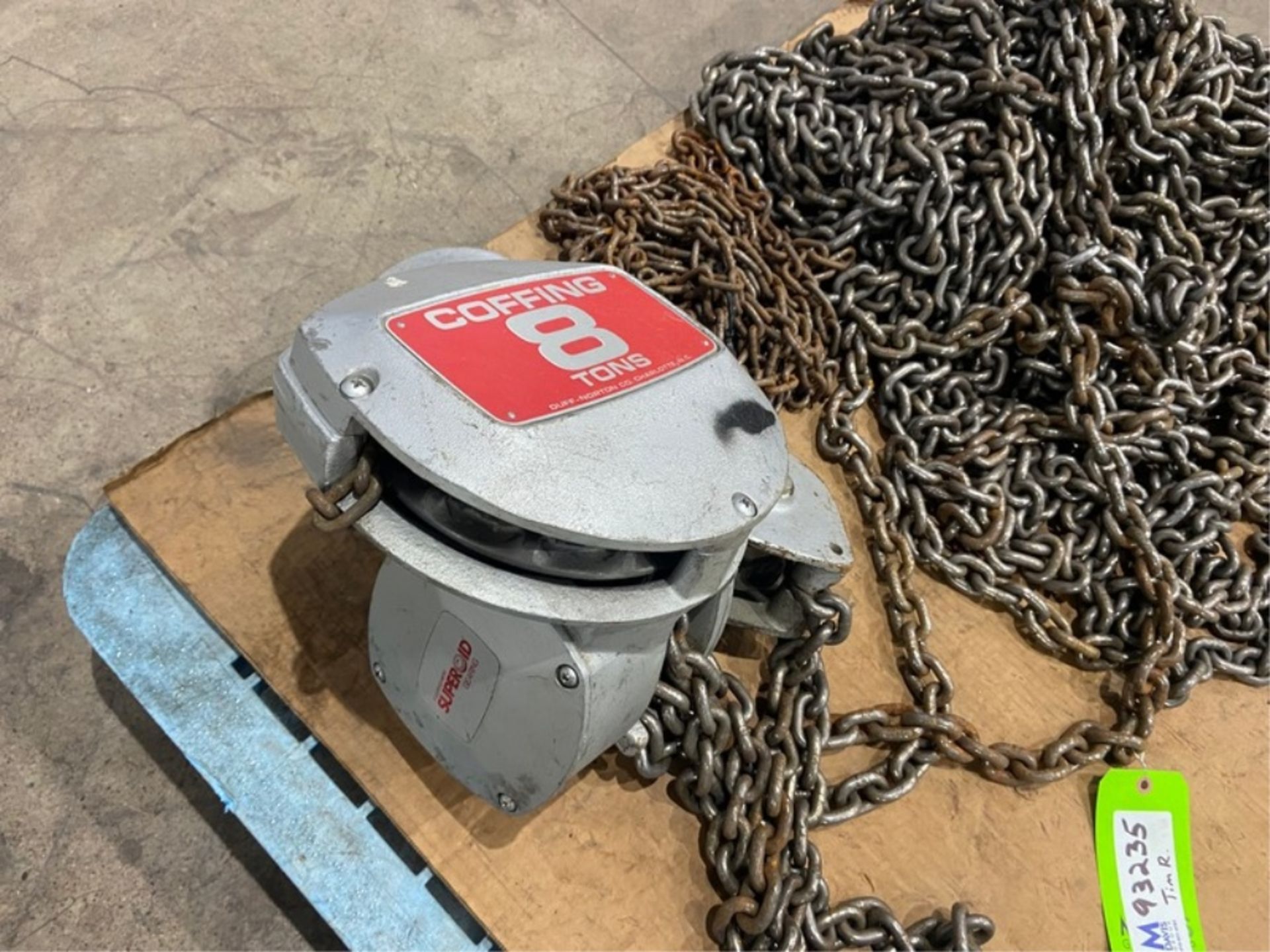 Coffing 8 Ton Hoist,with (2) Hooks & Chain, On Pallet (INV#93235)(Located at the MDG Showroom 2.0 in - Image 3 of 6