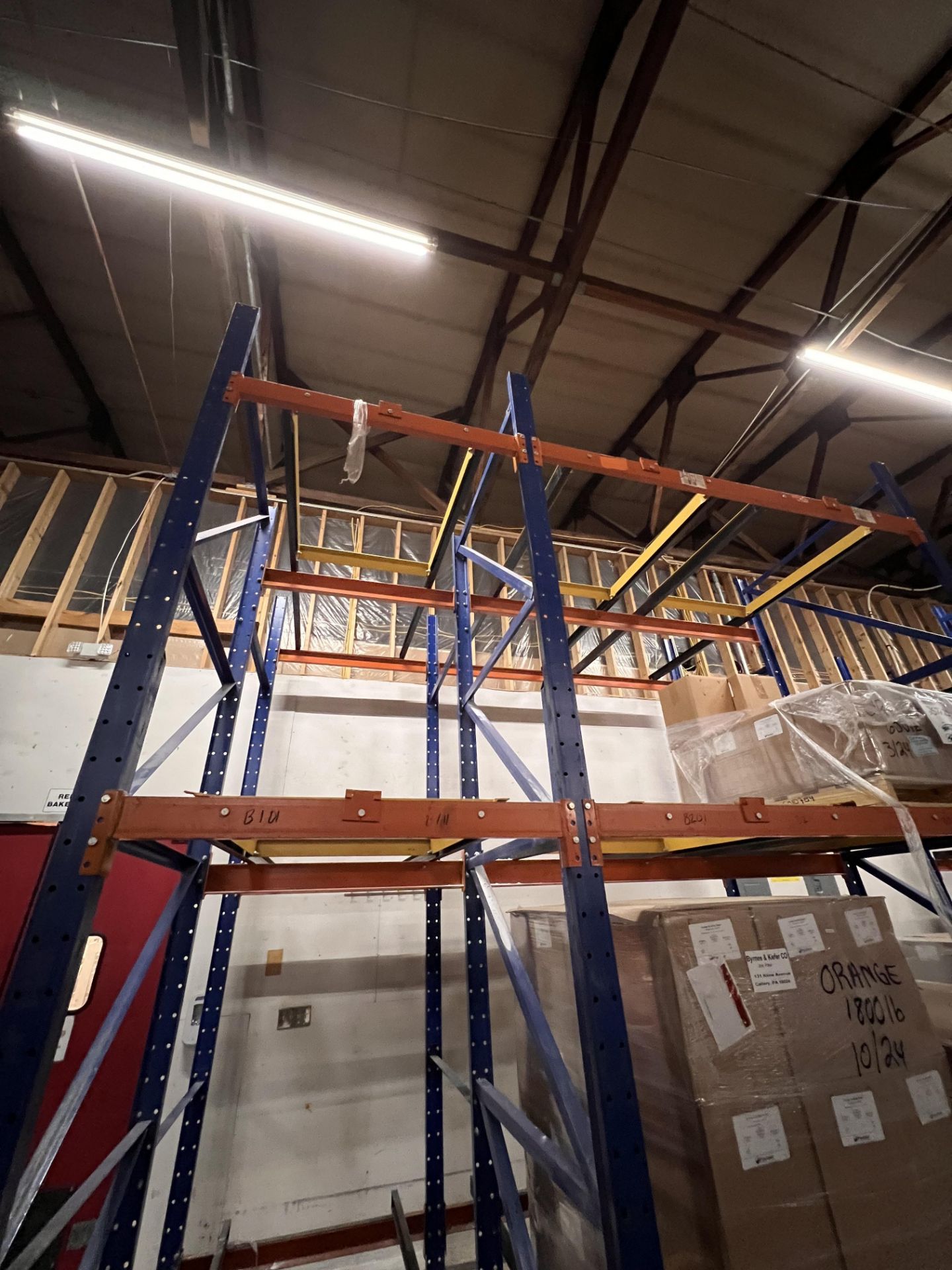 PUSHBACK STYLE PALLET RACKING, APPROX. (9) SECTIONS AND 13 UPRIGHTS, APPROX. 90 PALLET CAPACITY - Image 4 of 13