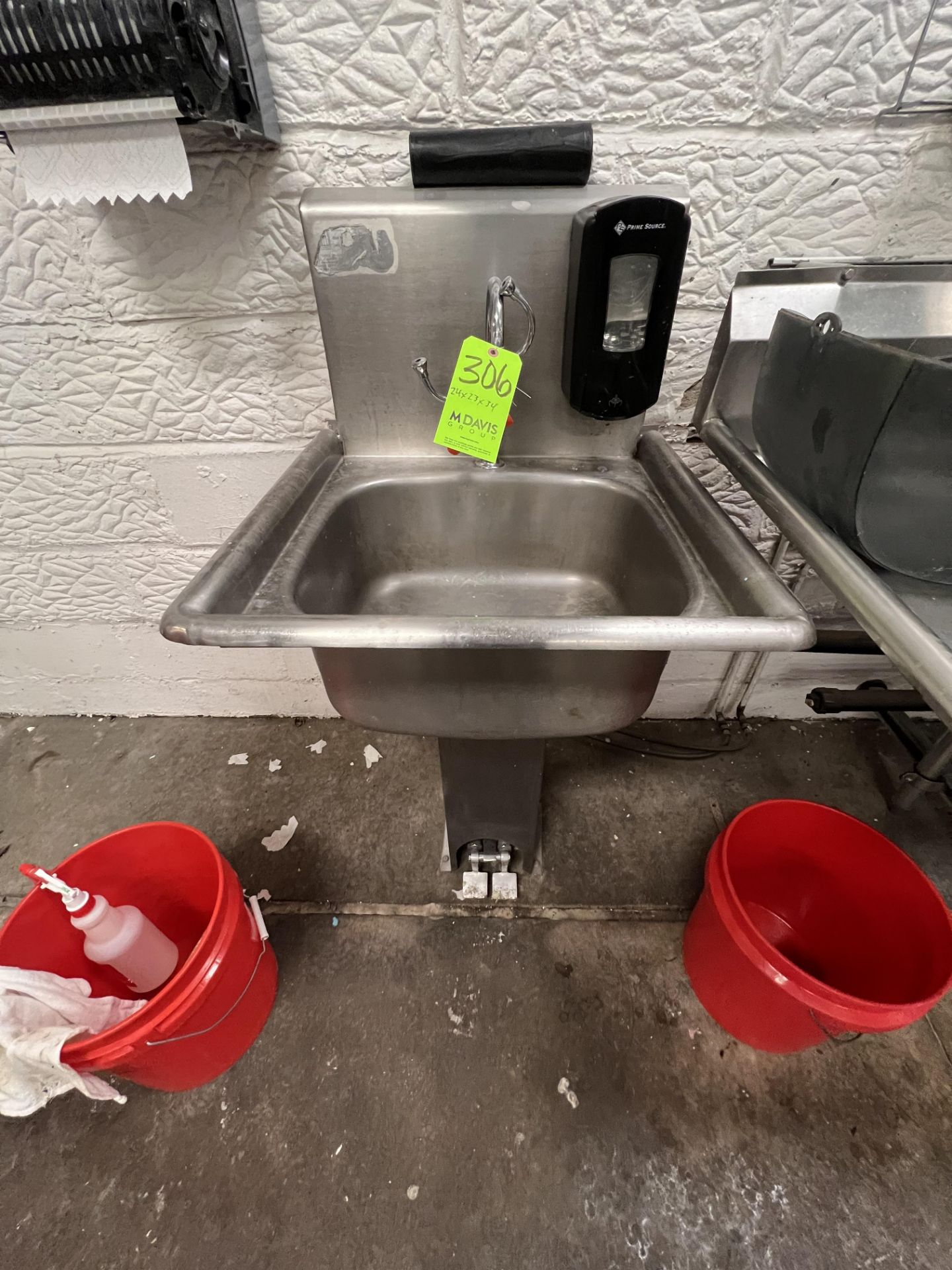 SINGLE BOWL S/S SINK WITH FOOT PEDALS, APPROX. 24 IN. X 23 IN. X 34 IN.