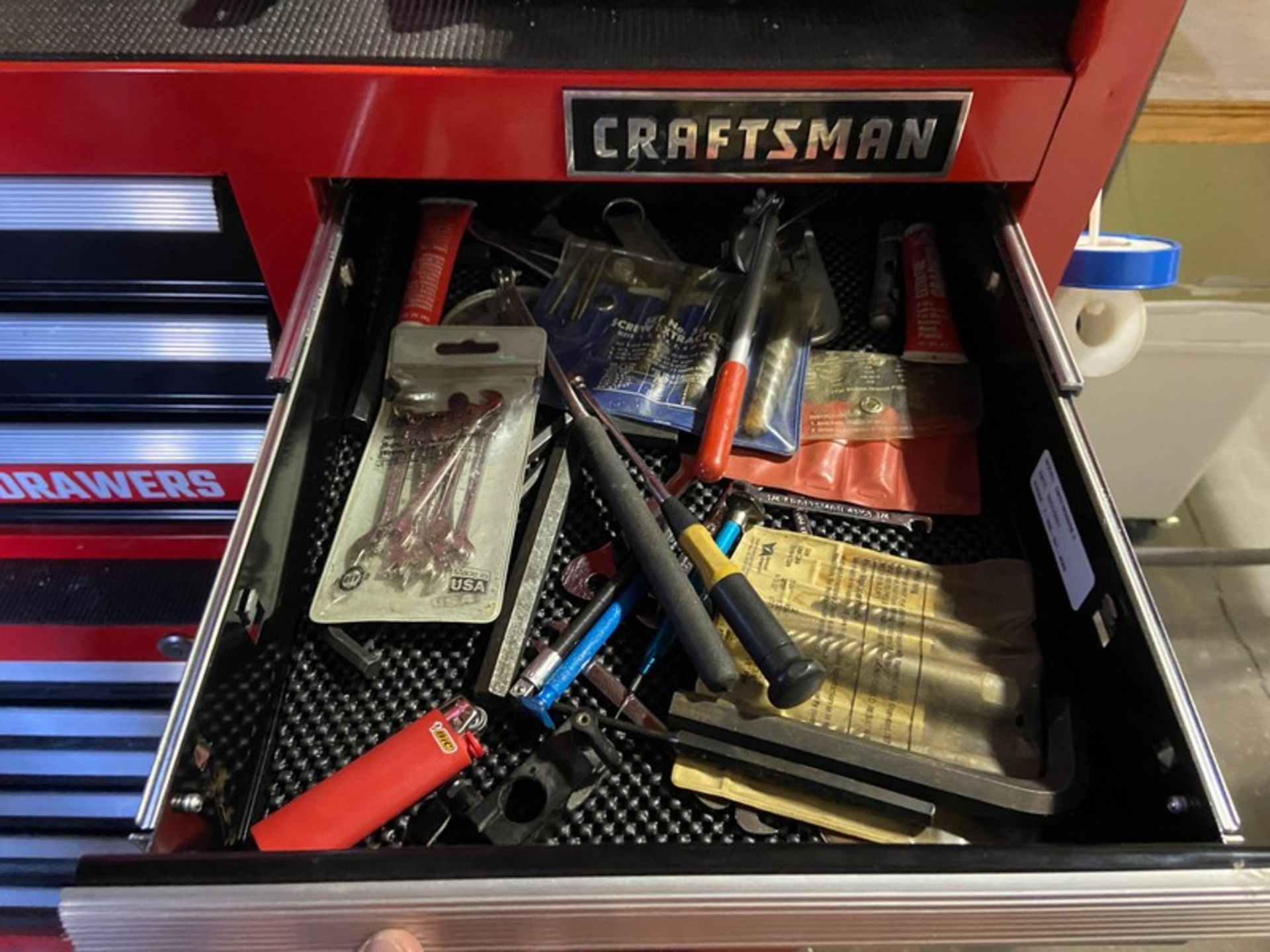 CRAFTSMAN PORTABLE TOOLBOX WITH CONTENTS, INCLUES MONKEY WRENCHES, WRENCHES, SCREW DRIVERS, & OTHER - Image 7 of 15