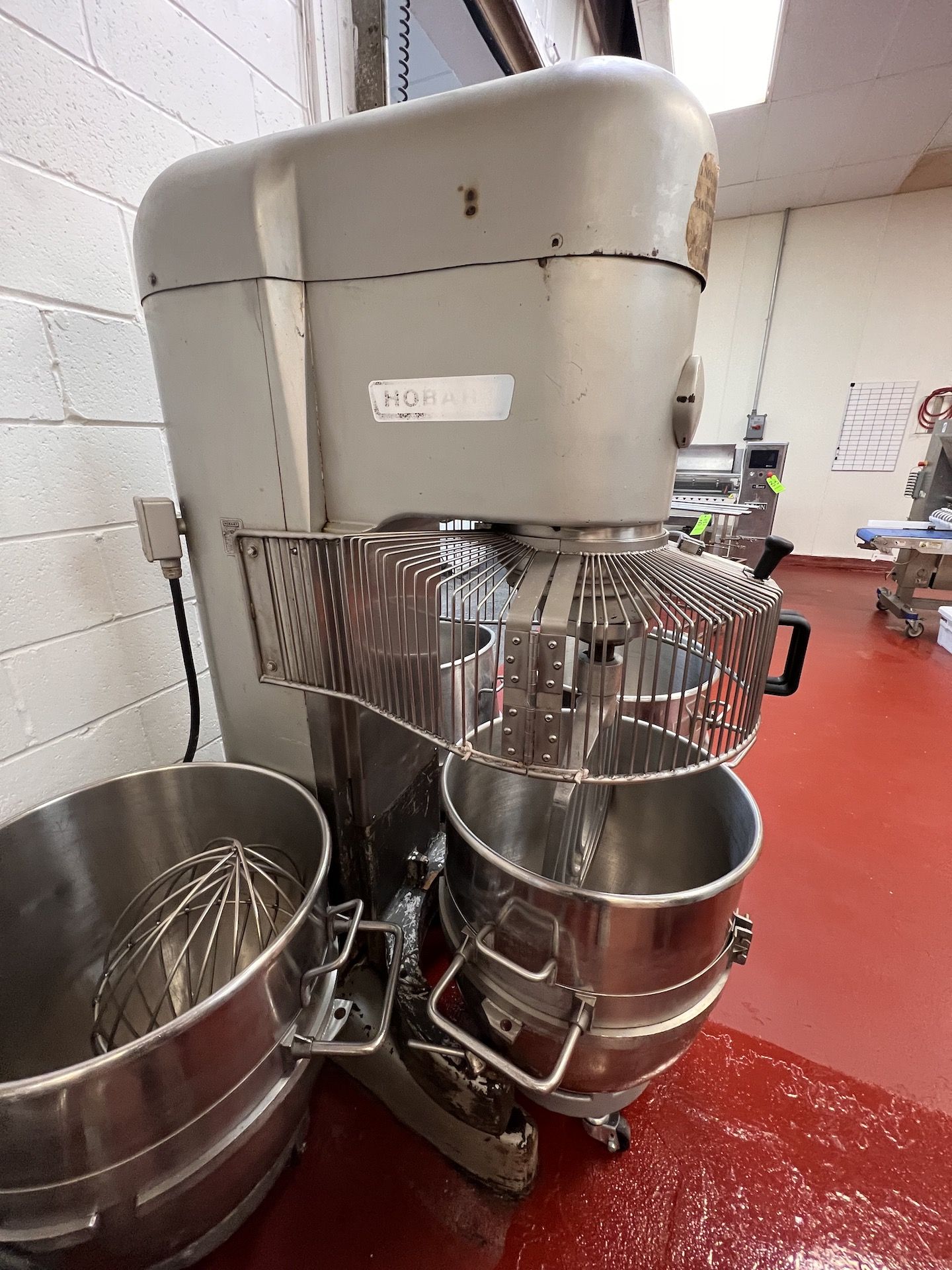HOBART MIXER, MODEL Q1401, S/N 11-340-0, 140 QUART, WITH BEATER ATTACHMENT, MIXING BOWL AND DOLLY - Image 3 of 8