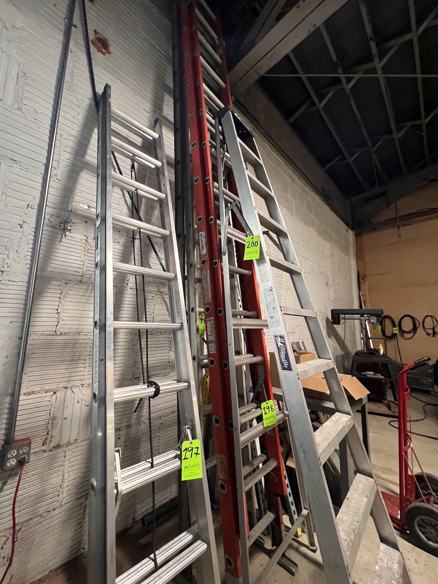 EXTENSION LADDER, MODEL FE2228