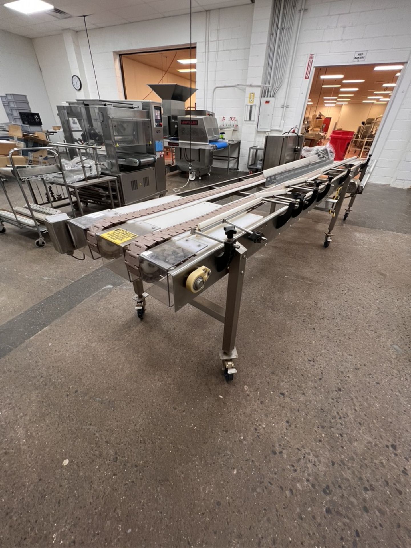 WRABACON PORTABLE S/S CONVEYOR, (2) APPROX. 3 IN. BELTS, CONTROL PANEL WITH ALLEN BRADLEY MICROLOGIX - Bild 5 aus 19