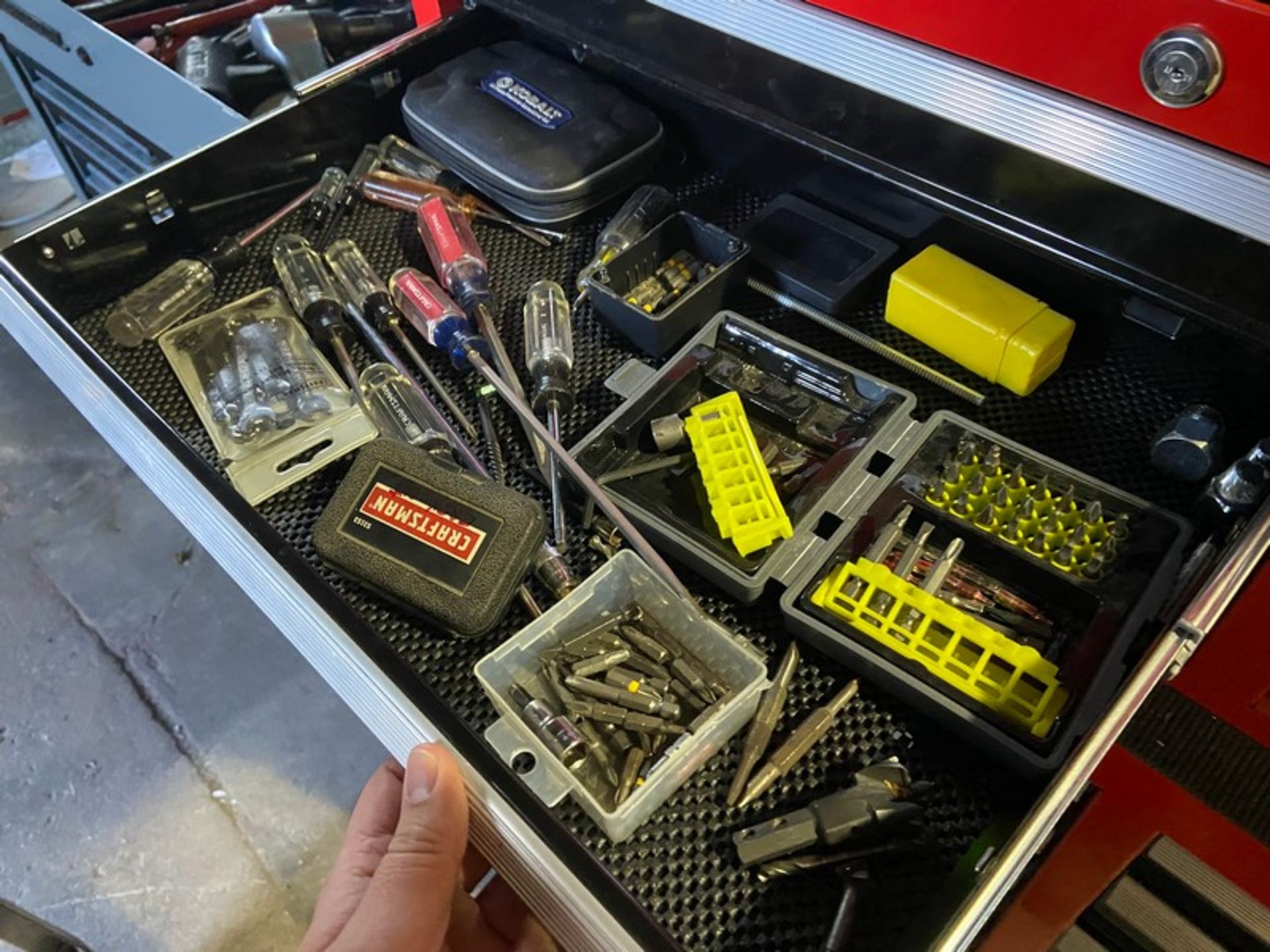CRAFTSMAN PORTABLE TOOLBOX WITH CONTENTS, INCLUES MONKEY WRENCHES, WRENCHES, SCREW DRIVERS, & OTHER - Image 5 of 15