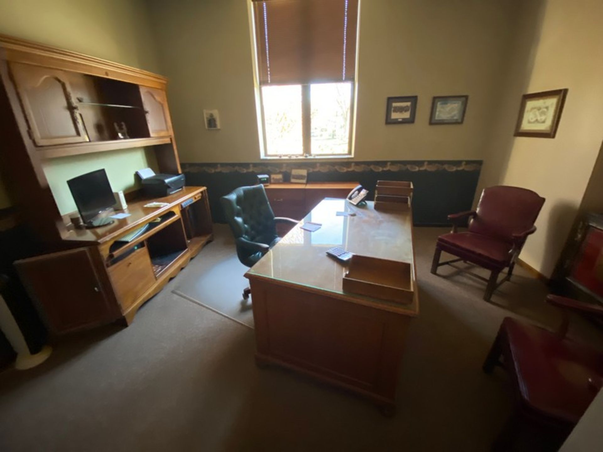 CONTENTS OF EXECUTIVE OFFICE, INCLUDES FURNITURE & CHAIRS (LOCATED IN CALLERY, PA)