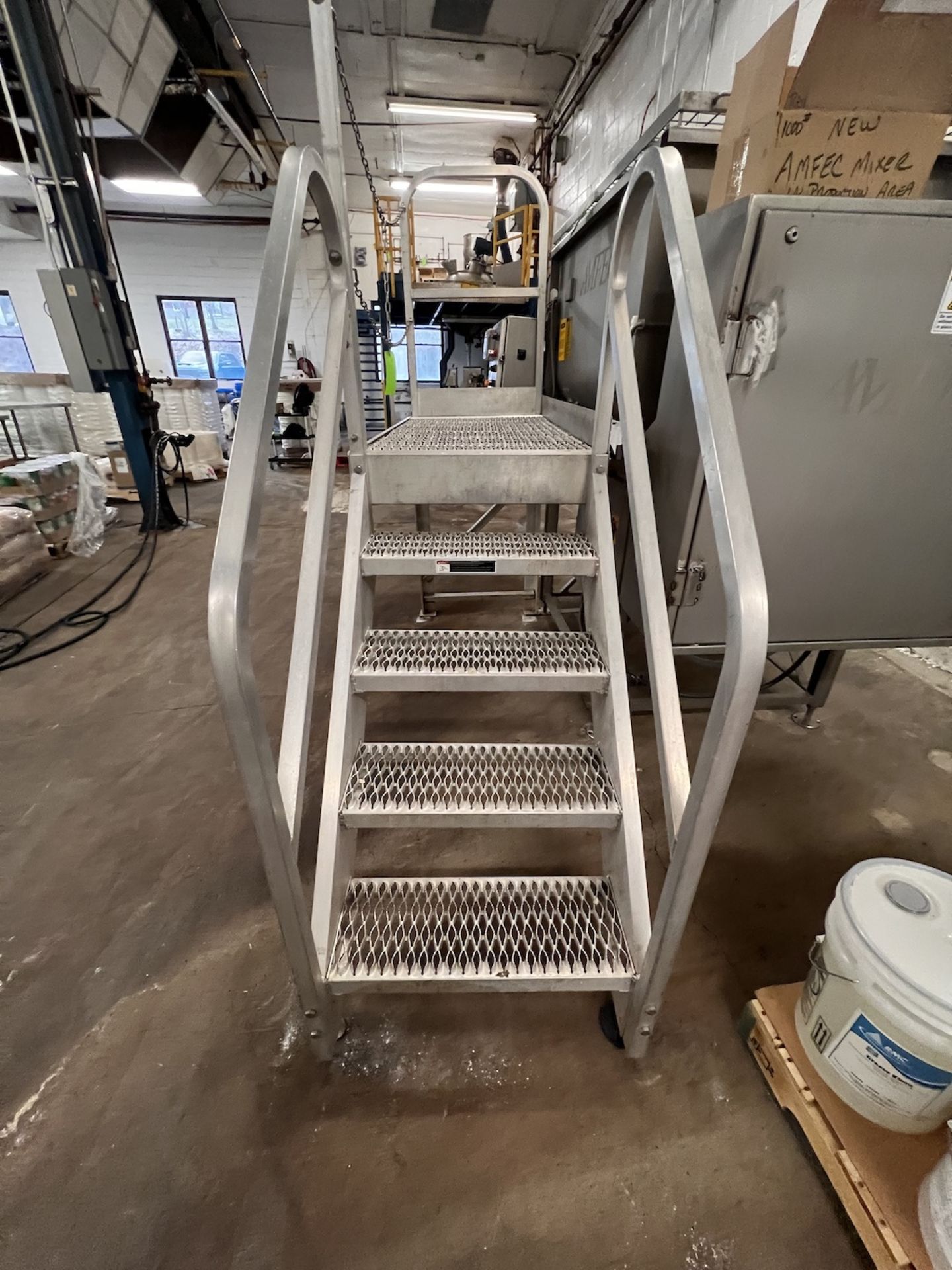 ALUMINUM PLATFORM, APROX. 8 ft. L, WITH HANDRAILS (LOCATED IN CALLERY, PA) - Bild 2 aus 6