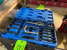 EWK BEARING PULL SET, WITH HARD CASE (LOCATED IN CALLERY, PA)