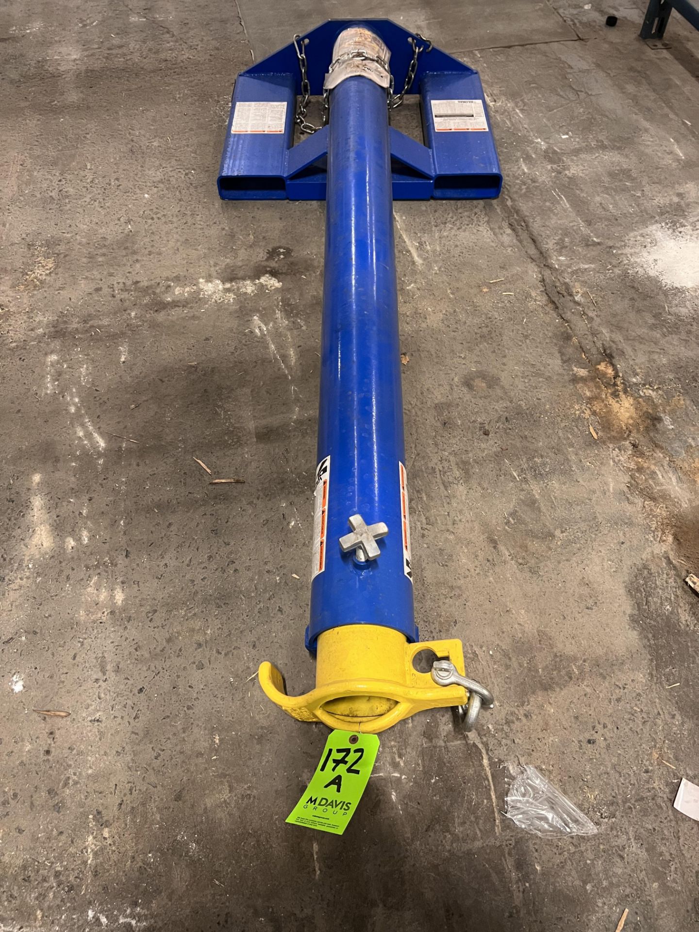 GLOBAL INDUSTRIAL TELESCOPING JIB BOOM CRANE, BELIEVED TO BE IN NEW CONDITION (LOADING FEE:  $20.